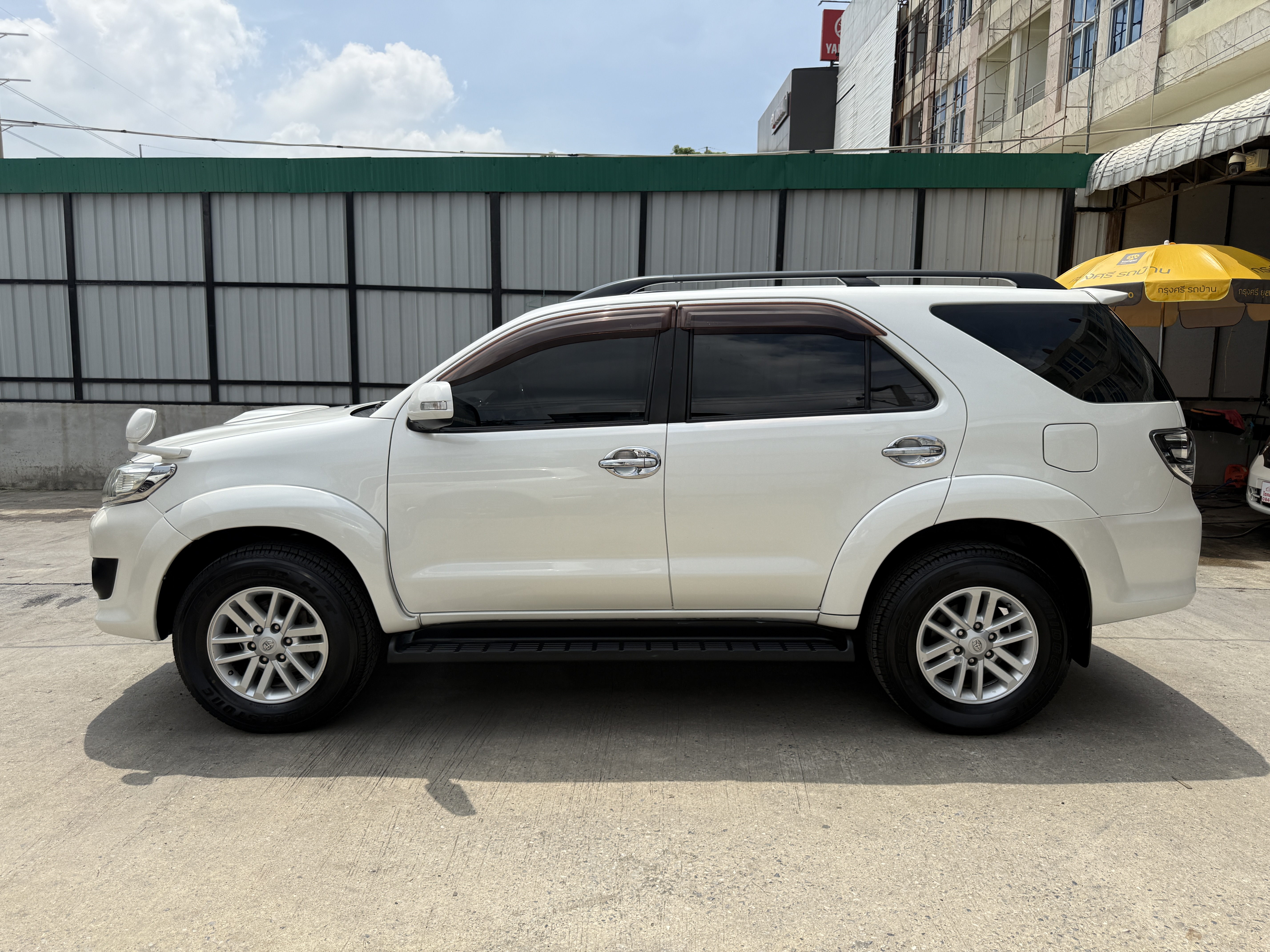 Toyota Fortuner Champ 3.0 V Navi 4WD At 2013 ขาวมุก