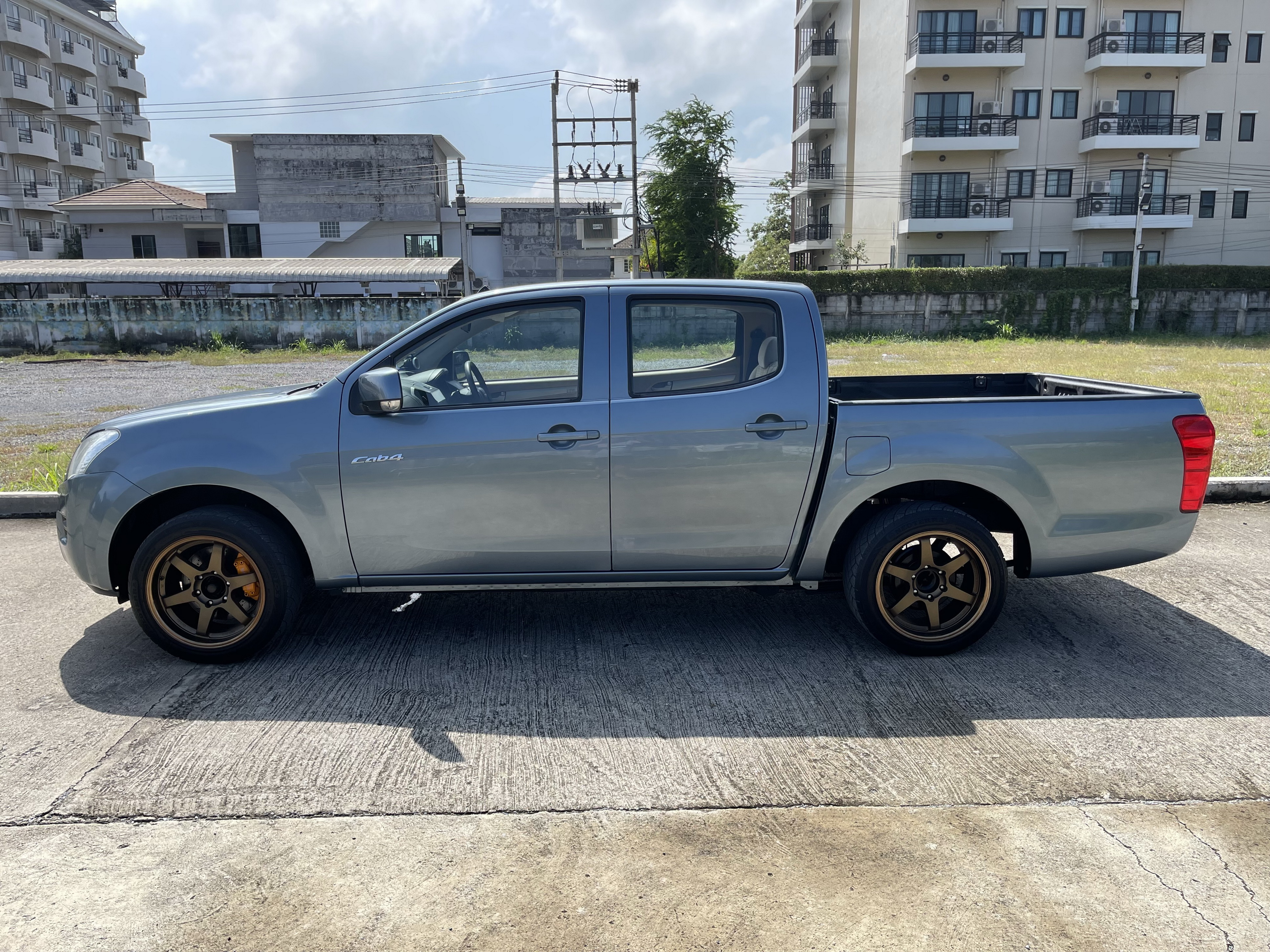 Isuzu Dmax All New 4ประตู 2.5 L 2012 เทา