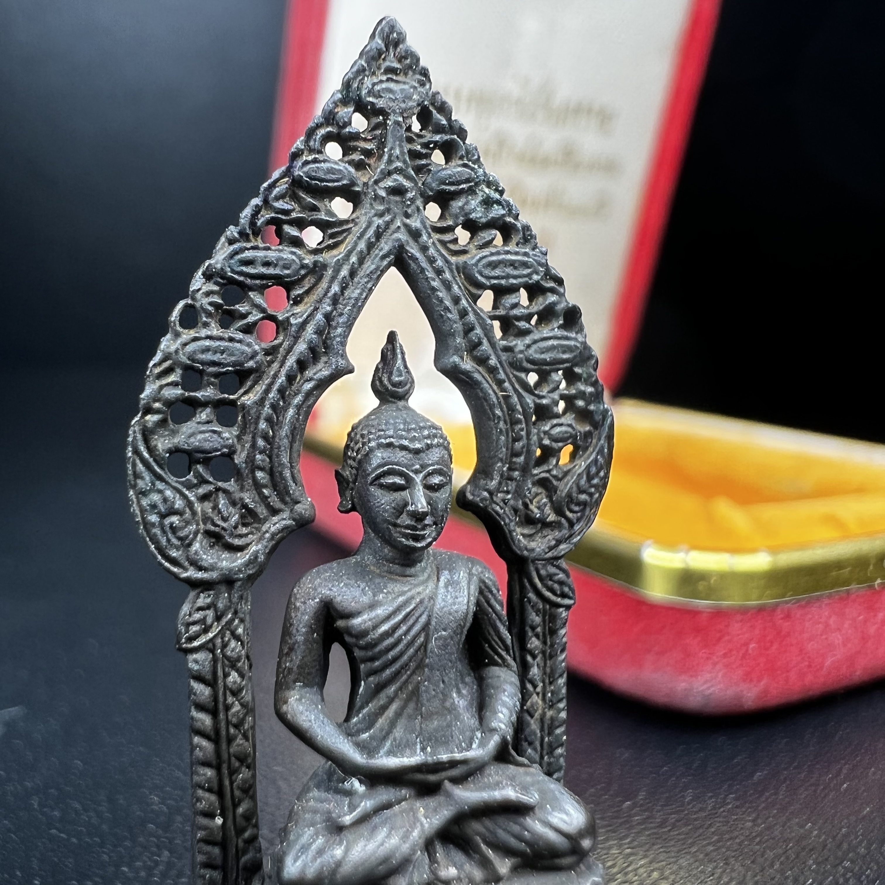 กริ่งพระพุทธนิรันตราย วัดราชประดิษฐสถิตมหาสีมารามราชวรวิหาร สมโภชกรุงรัตนโกสินทร์ 200ปี พ.ศ.2525 เนื้อนวโลหะ (พิธีใหญ่ เกจิคณาจารย์ในยุคล้นหลาม ในหลวง ร.9 เสด็จร่วมพิธี สมเด็จพระสังฆราชประธานพิธีปลุกเสก)มาพร้อมกล่องบรรจุเดิมครบสมบูรณ์ หายากก(1ใน 1209องค์)