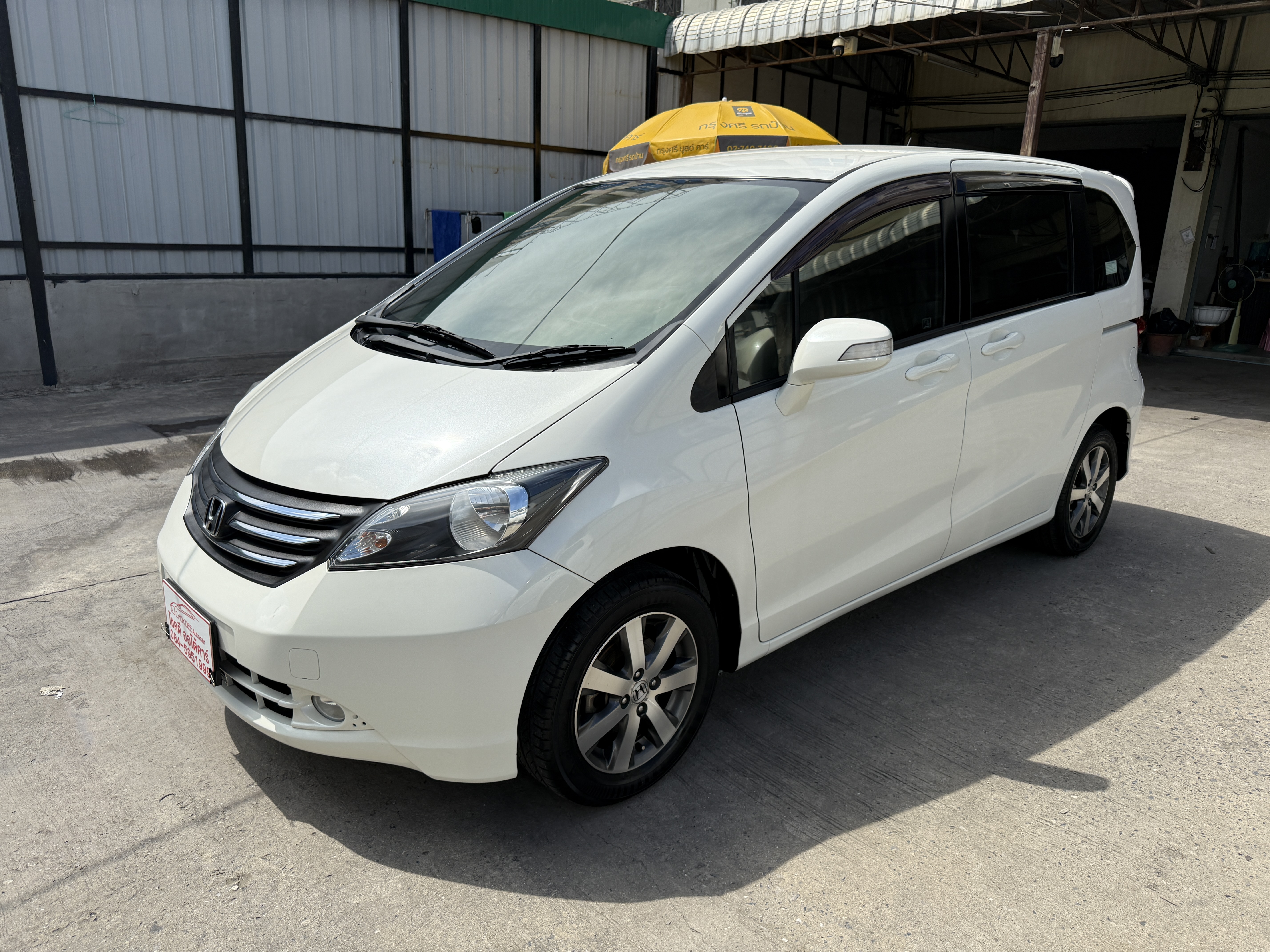 Honda Freed 1.5 E Limited At 2012 ขาวมุก