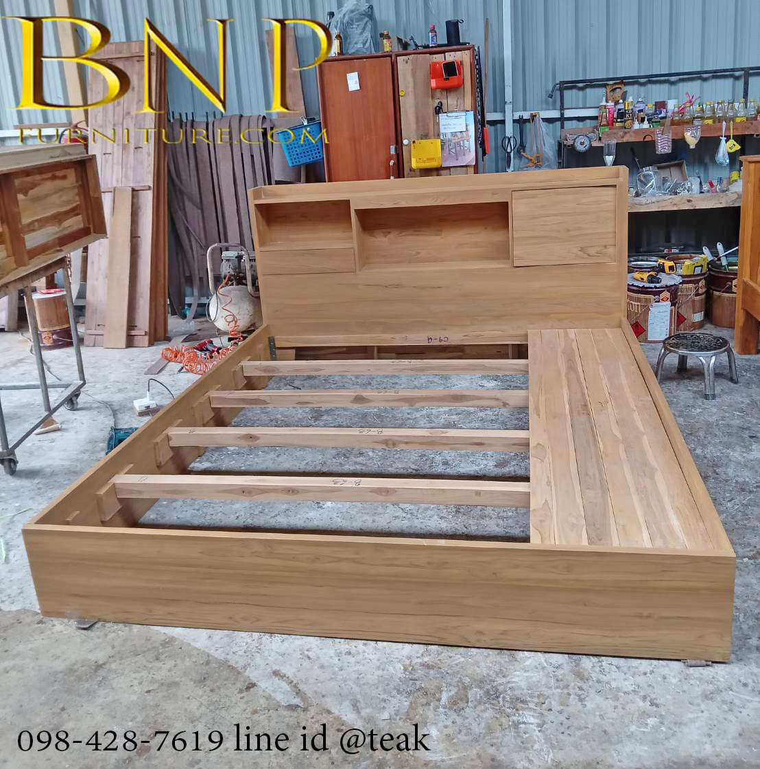 เตียงนอนโมเดิร์น 6 ฟุต ไม้สัก รุ่น ไซรัส