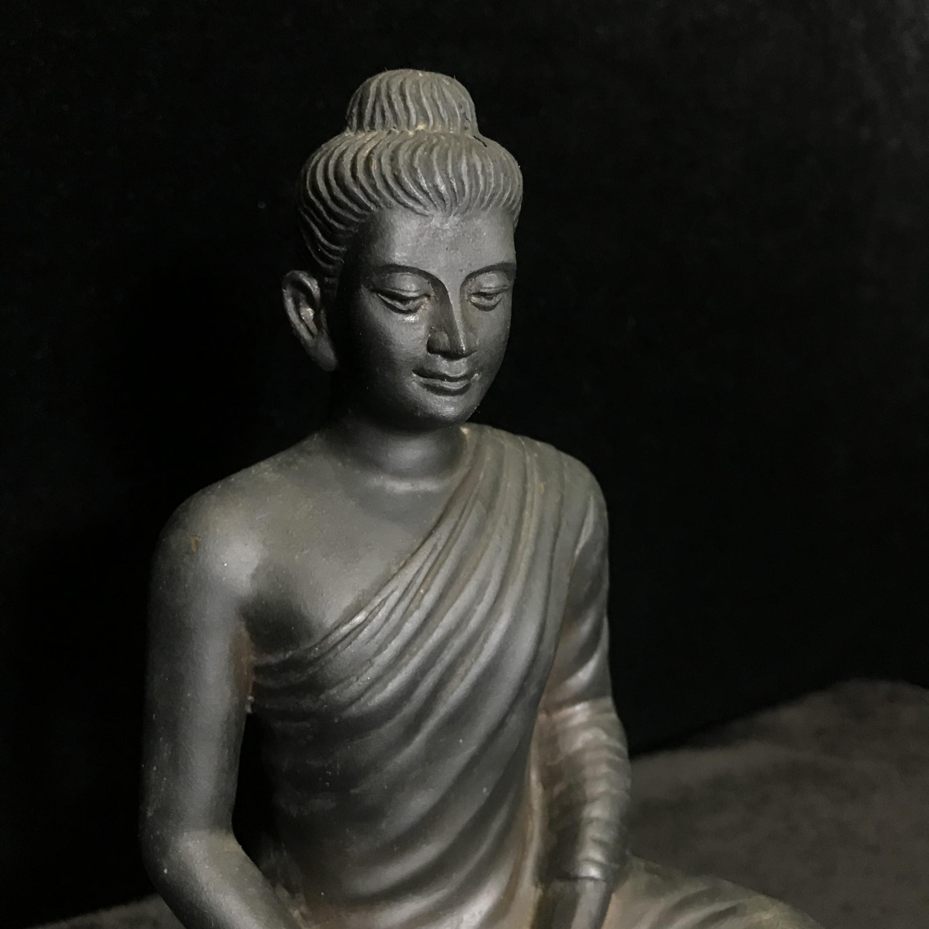 พระพุทธศรีประกายสิทธิ์ ภปร.วัดบวรนิเวศวิหาร ที่ระลึกสร้างโรงพยาบาลสมเด็จพระ ศรีนครินทร์ ปี 2525 หน้าตัก 5นิ้ว(พระราชทานเม็ดพระธาตุบรรจุใต้ฐาน)