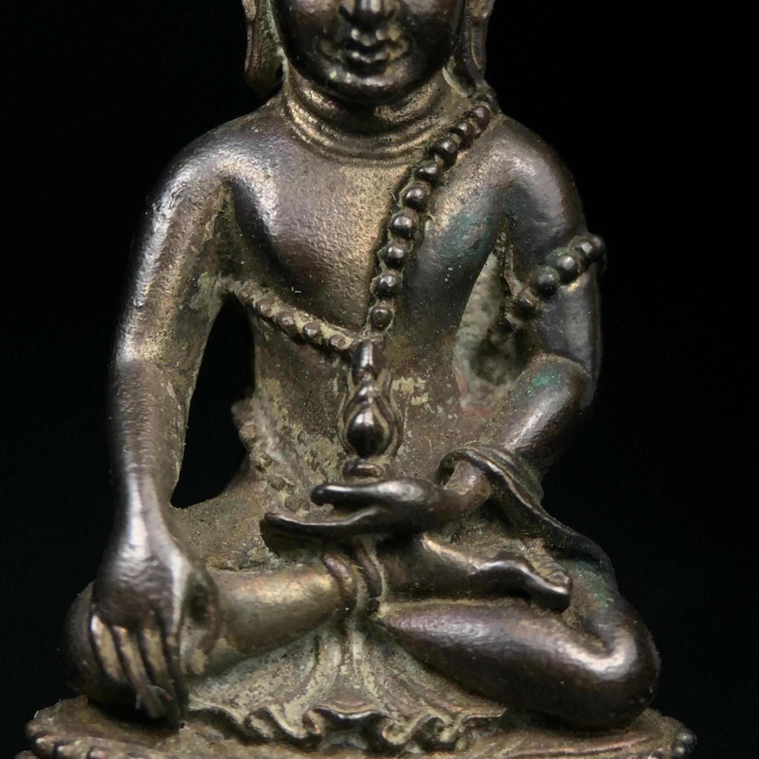 พระกริ่งศิรากาศ ภปร.(พระกริ่งคุ้มเกล้า)วัตถุมงคล"คุ้มเกล้าฯ" มูลนิธิ “คุ้มเกล้า” ในพระบรมราชูปถัมภ์ จัดสร้าง โรงพยาบาลภูมิพล เนื้อนวโลหะ(พิมพ์หน้าไทย)(ในหลวงรัชกาลที่9เสด็จเททอง)(พิธีใหญ่)(นิยม)