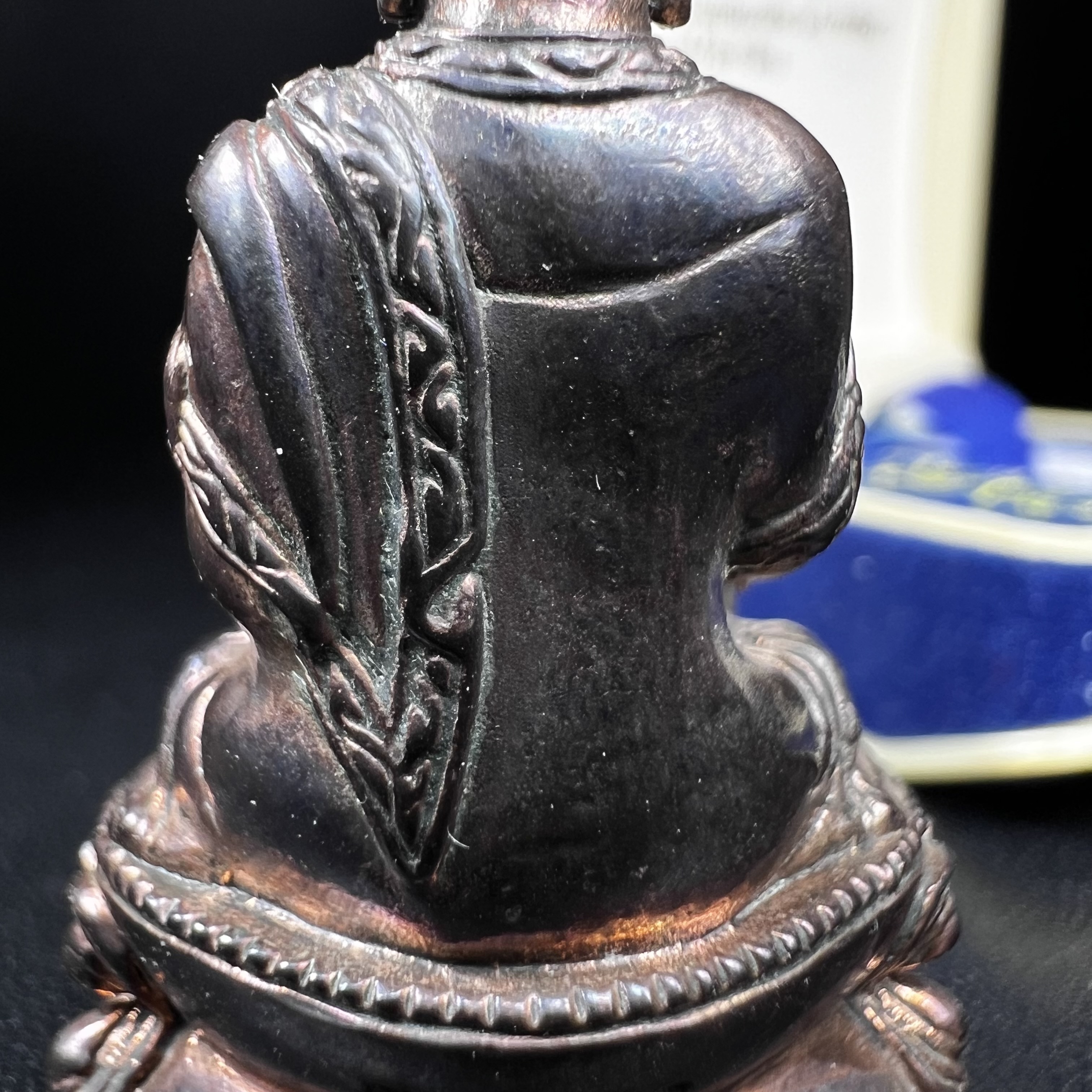 พระกริ่งคชวัตร รุ่นแรก วัดบวรนิเวศวิหาร ปี 2546 เนื้อนวโลหะเต็มสูตรแก่ทองคำ ฉลองพระชนมายุ 90พรรษา สมเด็จพระสังฆราชเจ้า กรมหลวงวชิรญาณสังวร (เจริญ สุวฑฺฒโน) พุทธศิลป์ที่เป็นเอกลักษณ์ ทุกองค์บรรจุเส้นพระเกศาของสมเด็จพระญาณสังวร ยอดนิยม หายาก 1 ใน 3999 องค์