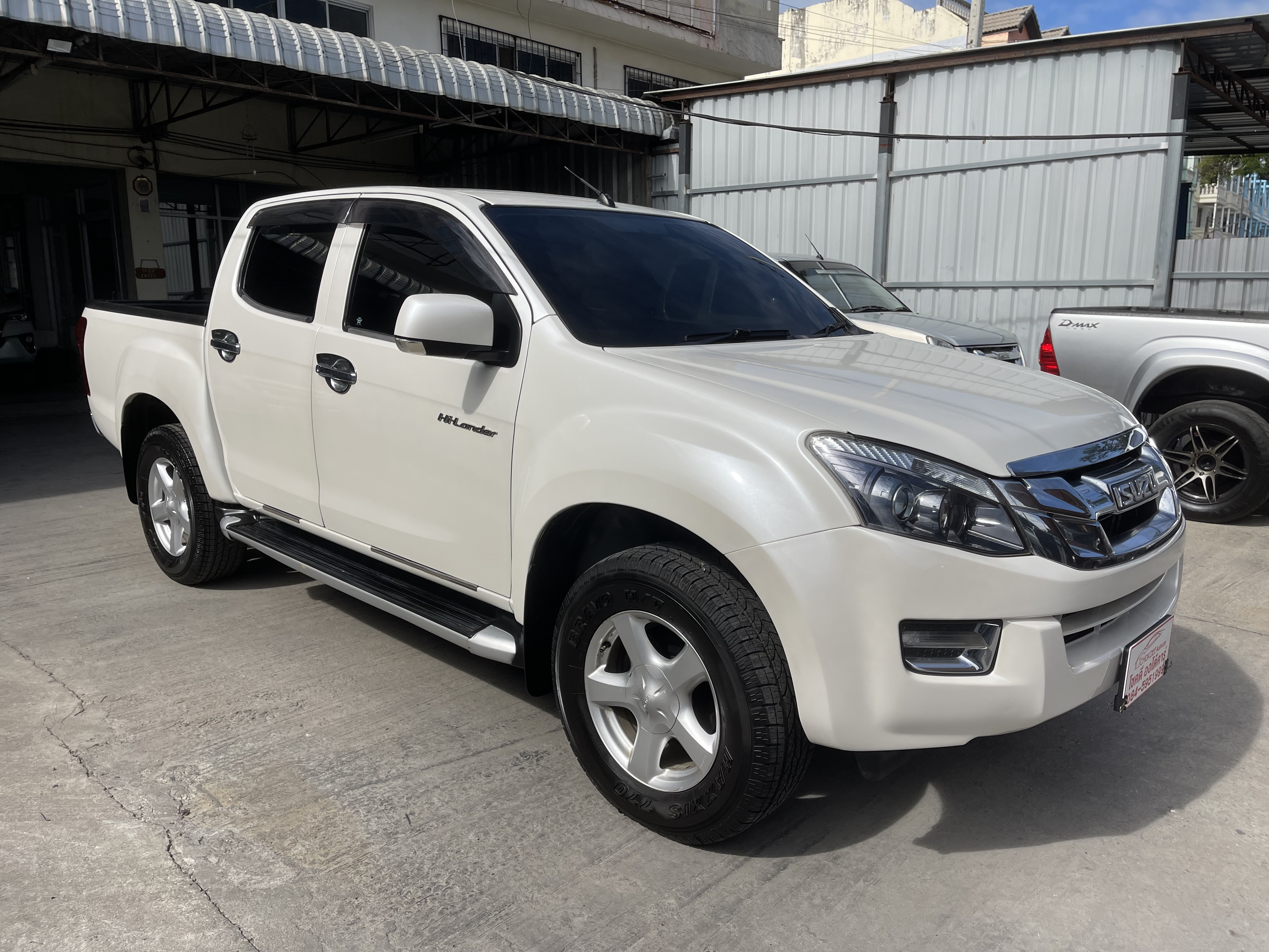 Isuzu Dmax All New 4ประตู Hilander 2.5 Vgs Z Dvd 2015 ขาวมุก