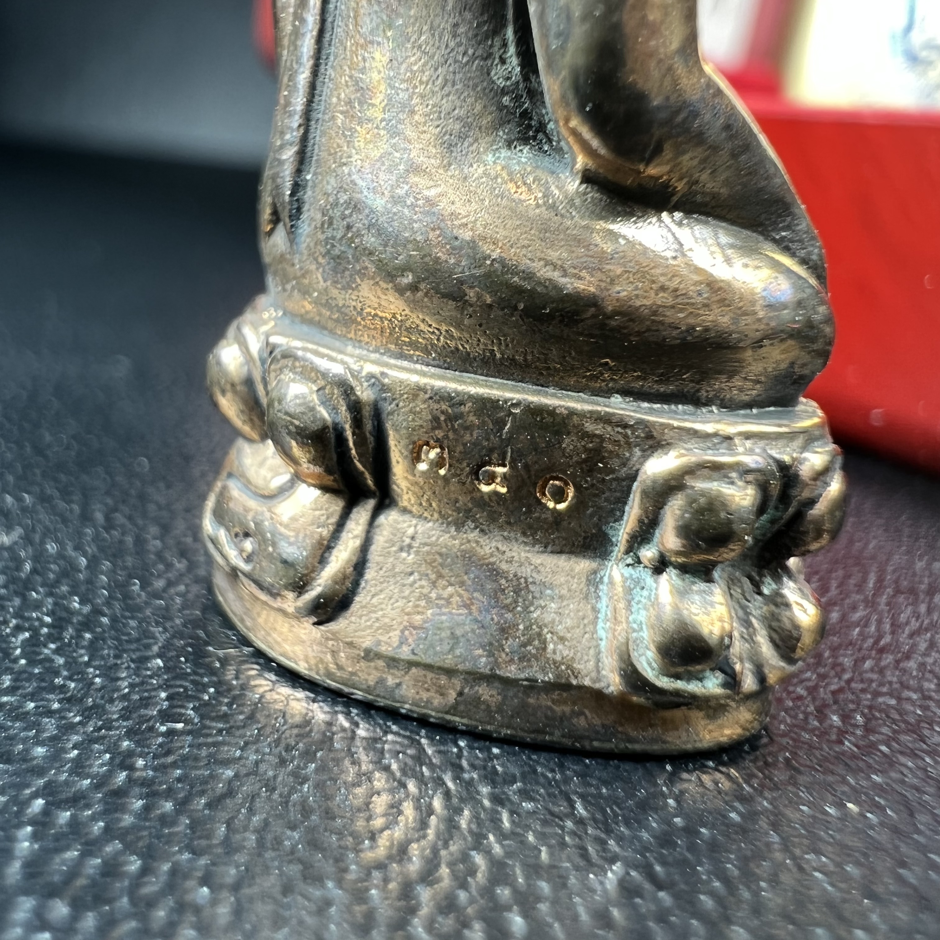 พระกริ่ง 8 รอบ ญสส. 96 พรรษา สมเด็จพระญาณสังวร สมเด็จพระสังฆราช สกลมหาสังฆปรินายก วัดบวรนิเวศวิหาร ปี 2552 เนื้อนวโลหะเต็มสูตรแก่ทองคำ(1 ใน 2999 องค์)