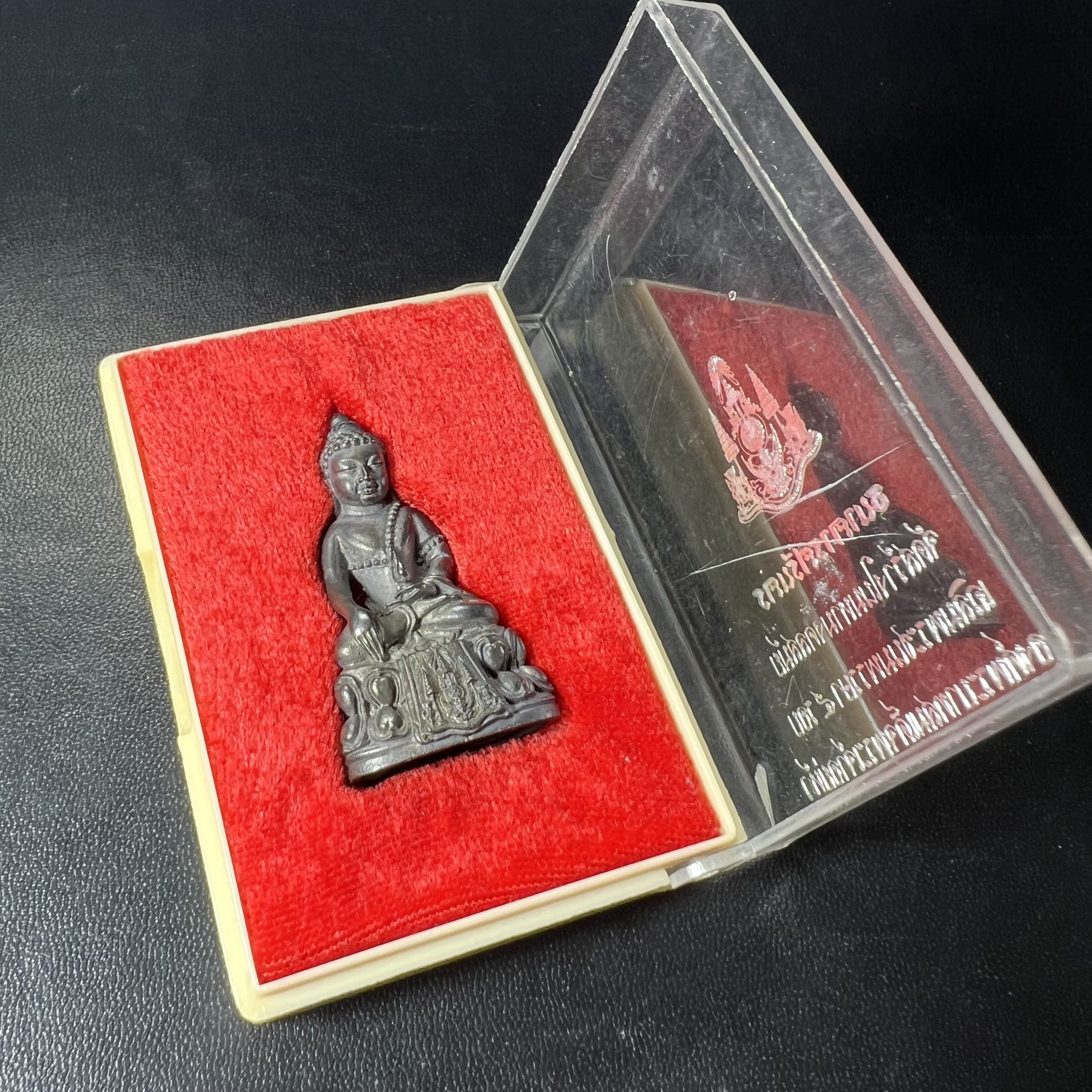 พระกริ่งปรมาภรณ์พุทธปัญญา(พระกริ่งศรีนคร 2) จัดสร้างเนื่องในมหามงคลสมัยเฉลิมพระชมน์พรรษา 5 รอบ องค์พระบาทสมเด็จพระเจ้าอยู่หัวรัชกาลที่9 ปี 2530 เนื้อนวโลหะ (ออกแบบโดยนายช่างเกษม มงคลเจริญ มีพระอาจารย์ไสว วัดราชนัดดา กรุงเทพ เป็นเจ้าพิธีครั้งสุดท้าย)