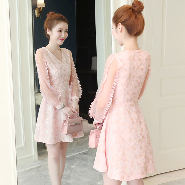 ชุดเดรสสั้นผ้าลูกไม้สีชมพูหวาน แขนยาว กระโปรงทรงเอ สวยหวาน น่ารัก