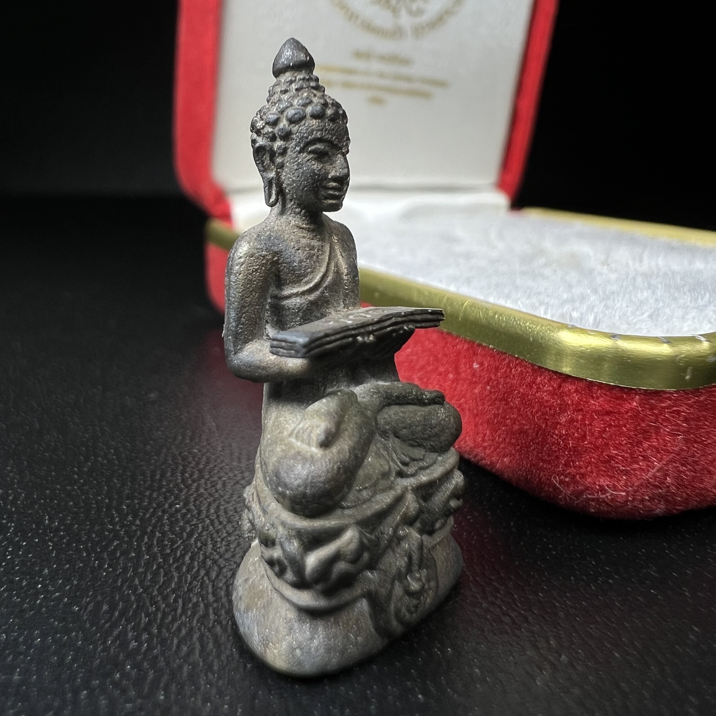 พระกริ่งปรมานุชิตชิโนรส วัดพระเชตุพนวิมลมังคลาราม(วัดโพธิ์) ปี2533 เนื้อนวโลหะ ( ในหลวงรัชกาลที่9เสด็จเททอง)