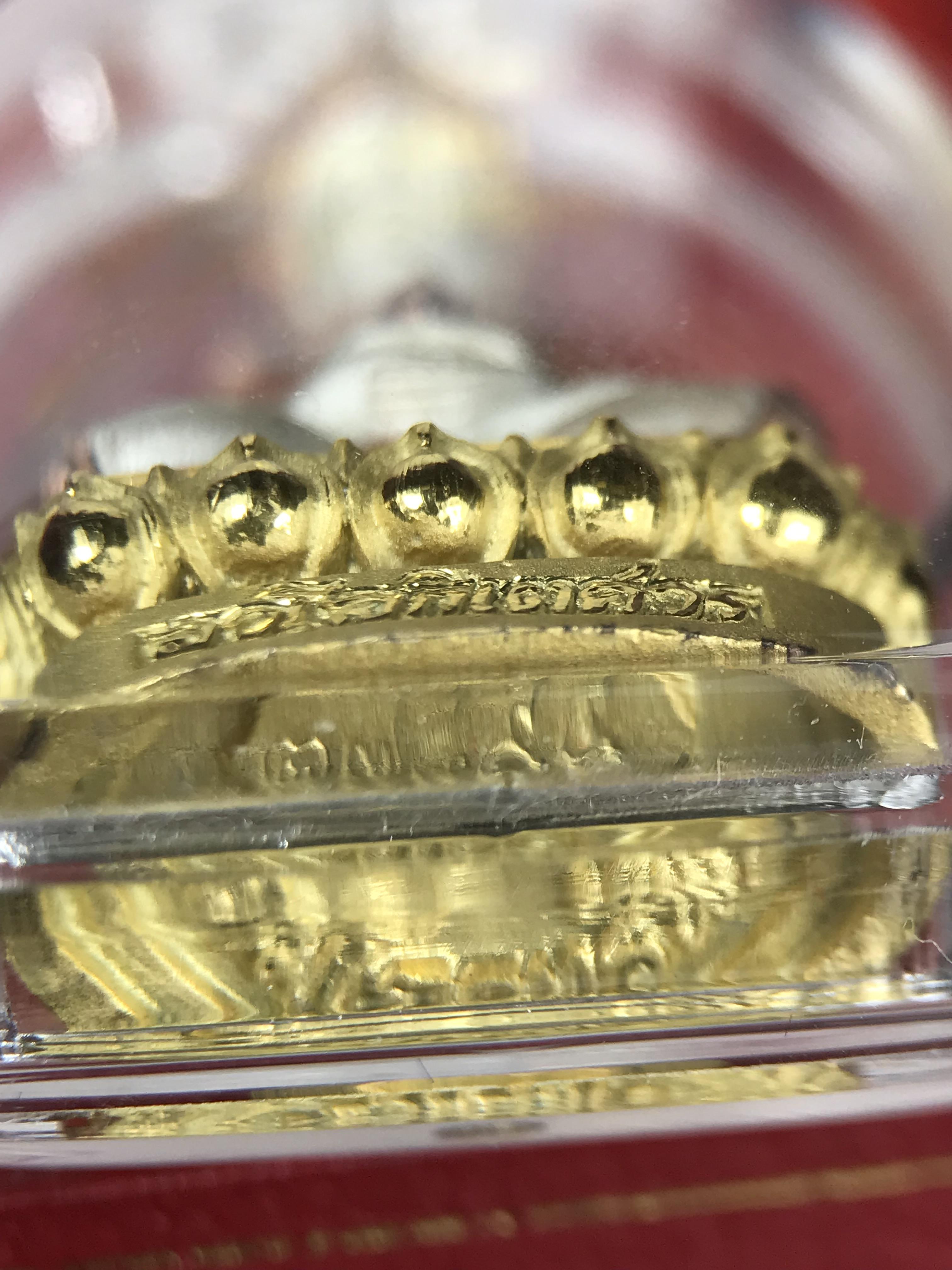 พระกริ่งอวโลกิเตศวร ( เจ้าแม่กวนอิม ) วัดโพธิ์แมนคุณาราม รุ่นอุดมโภคทรัพย์ พ.ศ.2539 เนื้อเงิน 3 กษัตริย์ พ่นทราย(ผิวเดิมสวย เลี่ยมกรอบกันน้ำพร้อมใช้บูชา) (พร้อมกล่องบรรจุการ์ดใบรับรองเดิมครบ) (อีกหนึ่งรุ่นยอดนิยม พุทธศิลป์สวยงดงาม)*ตอกโค๊ตและหมายเลข ๓๘๙๔*