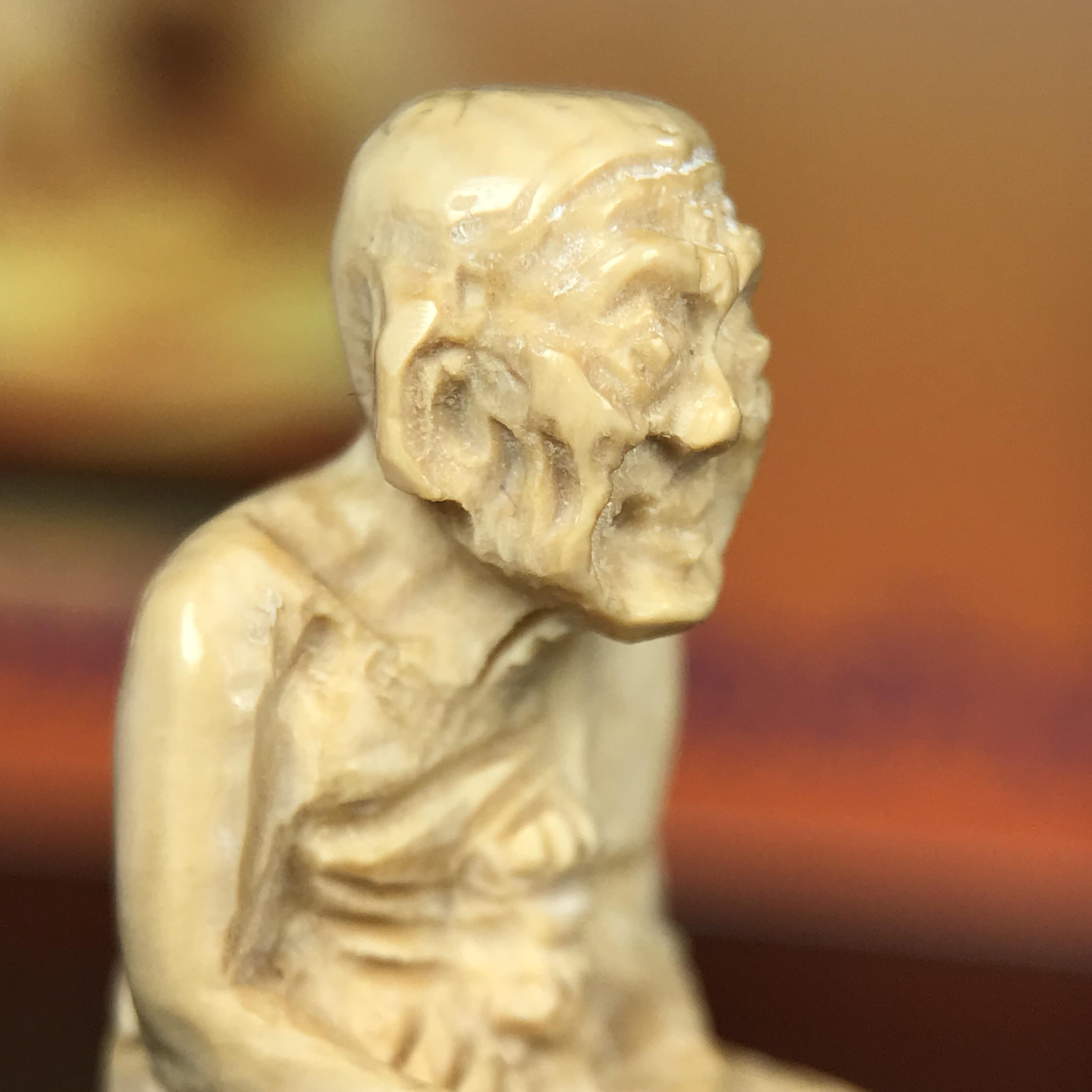 สมเด็จหลวงพ่อทวด รุ่นคชสารหมื่นปี (ศิลปาชีพ) วัดช้างให้ ปี 2541โดยมีท่าน อ.นอง วัดทรายขาว เป็นเจ้าพิธี และมีเกจิร่วมปลุกเสก 108 รูป บรรจุผงว่านเก่าและดินกากยายักษ์(พิมพ์ลอยองค์ฐานทองคำโค๊ตทองคำ)พร้อมกล่องบรรจุและใบรับรองเดิมครบ นิยมหายาก