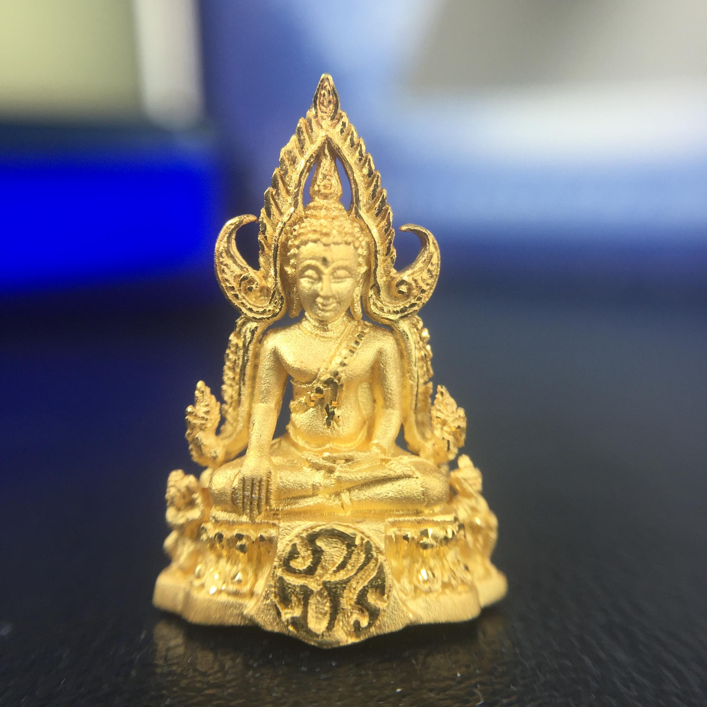 พระพุทธชินราช ภปร. โครงการ เพราะแผ่นดินนี้คือแผ่นดินเกิด ปี2551 เนื้อทองคำ 96.5%(น้ำหนัก 2.6 กรัม) ขนาดหน้าตัก1/4นิ้ว (สวยงามทรงคุณค่าหายาก)1 ใน 5000องค์