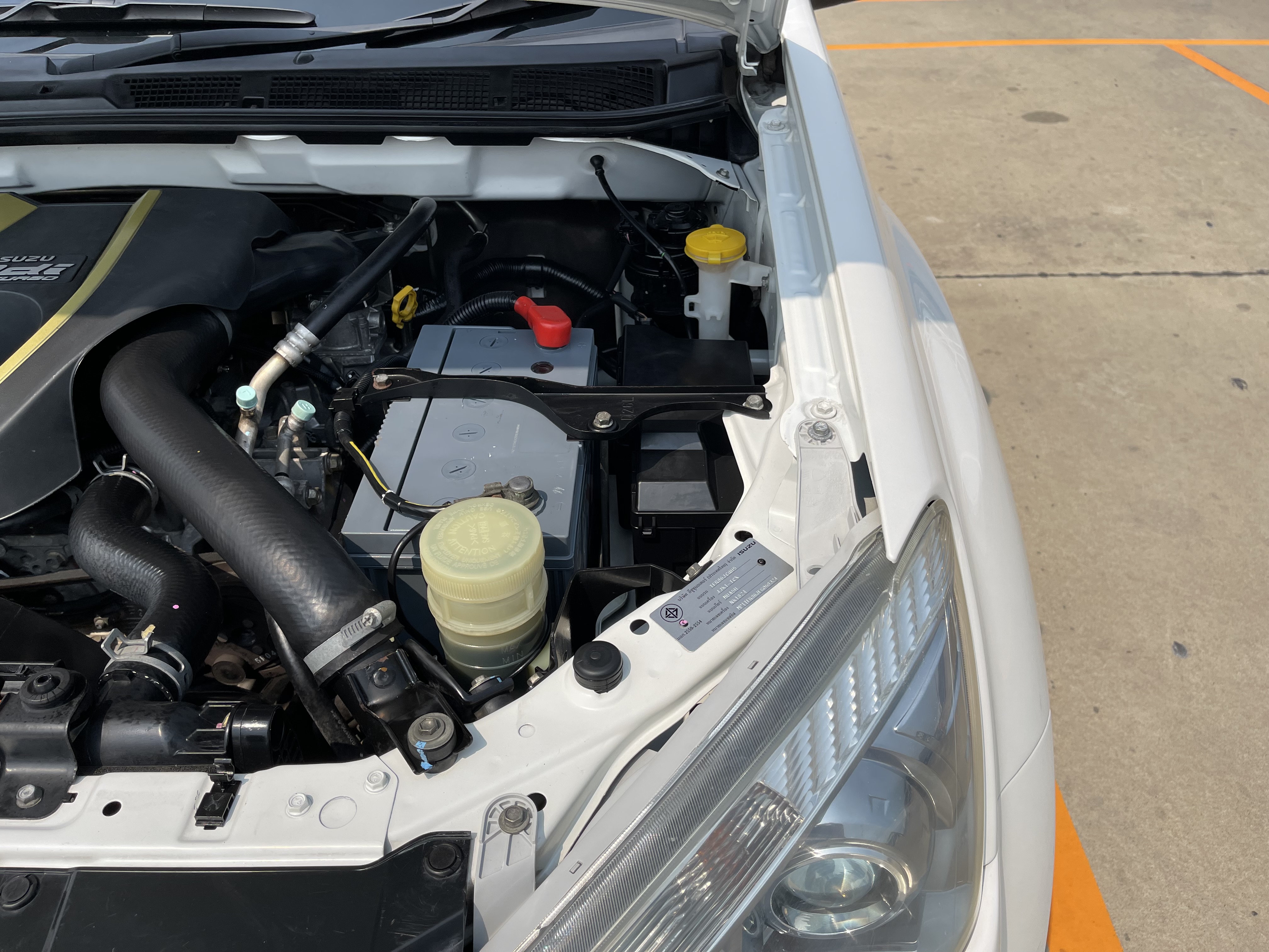 Isuzu Dmax All New 4ประตู Hilander 2.5 Vgs Z Dvd 2015 ขาวมุก