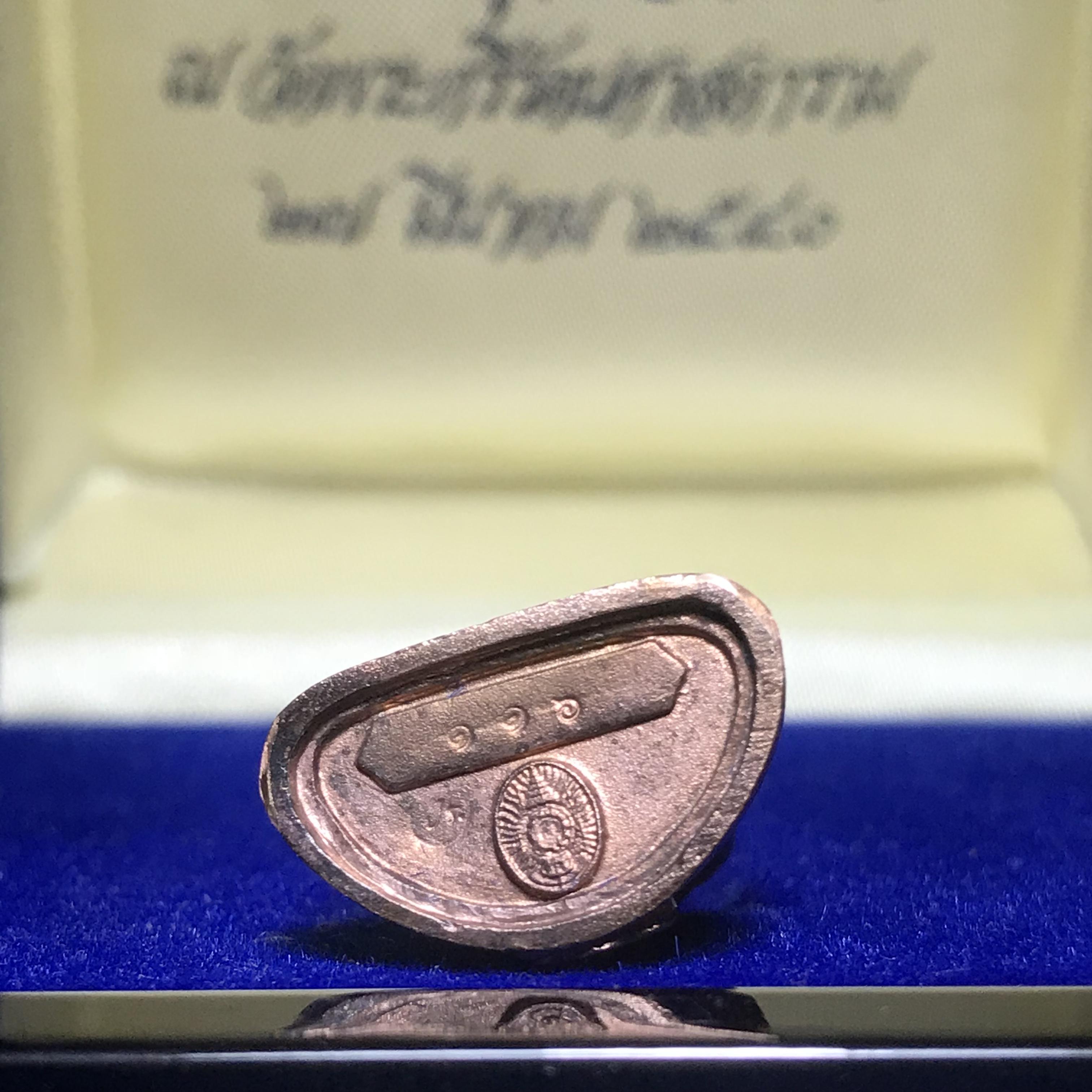 พระกริ่งพระพุทธนวราชบพิตร ครองสิริราชสมบัติครบ 50 ปี พ.ศ.2540 เนื้อนาก ชุดพระราชทาน(หายาก)