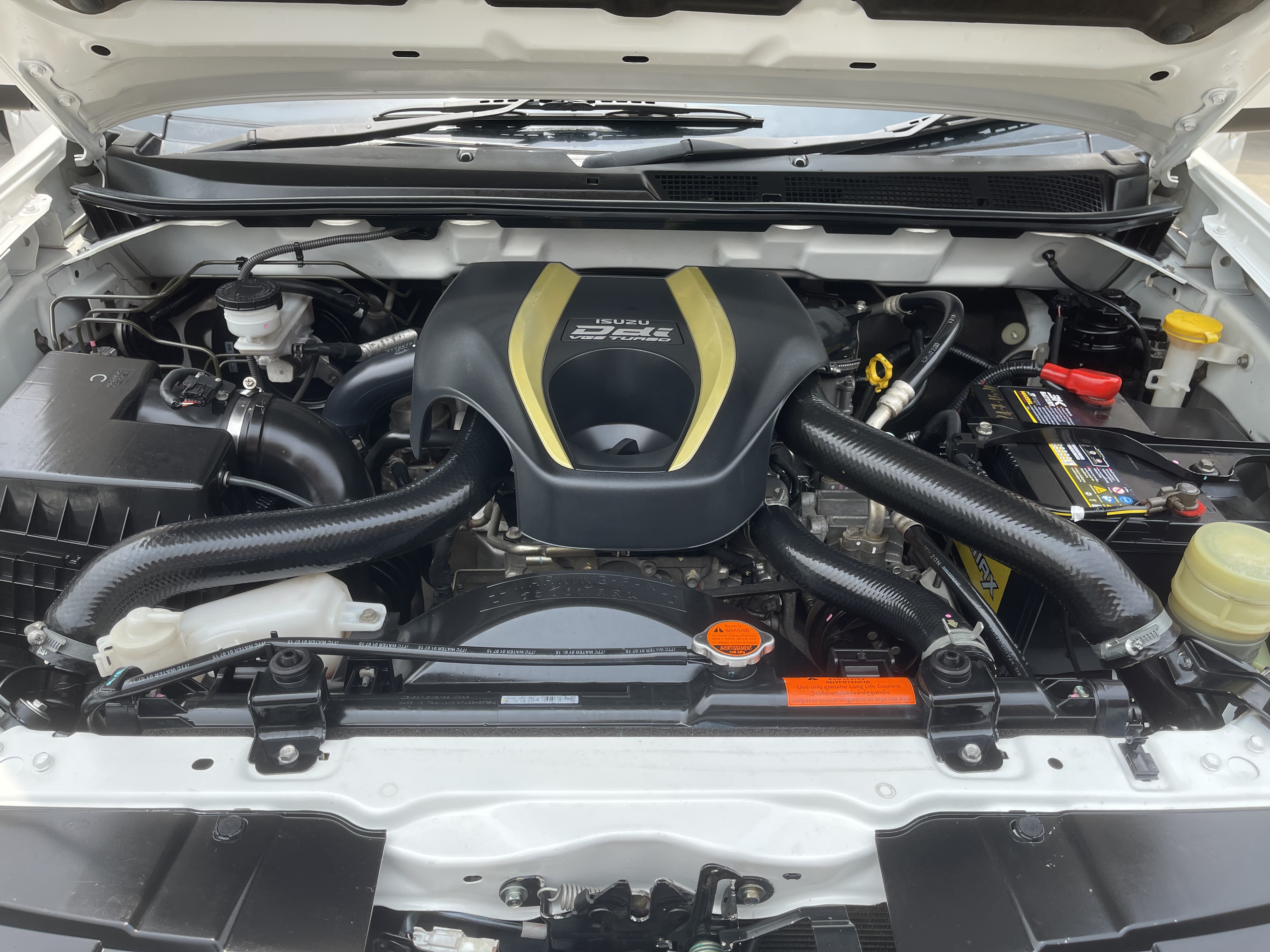 Isuzu Dmax All New 4ประตู Hilander 2.5 Vgs Z Dvd 2015 ขาวมุก