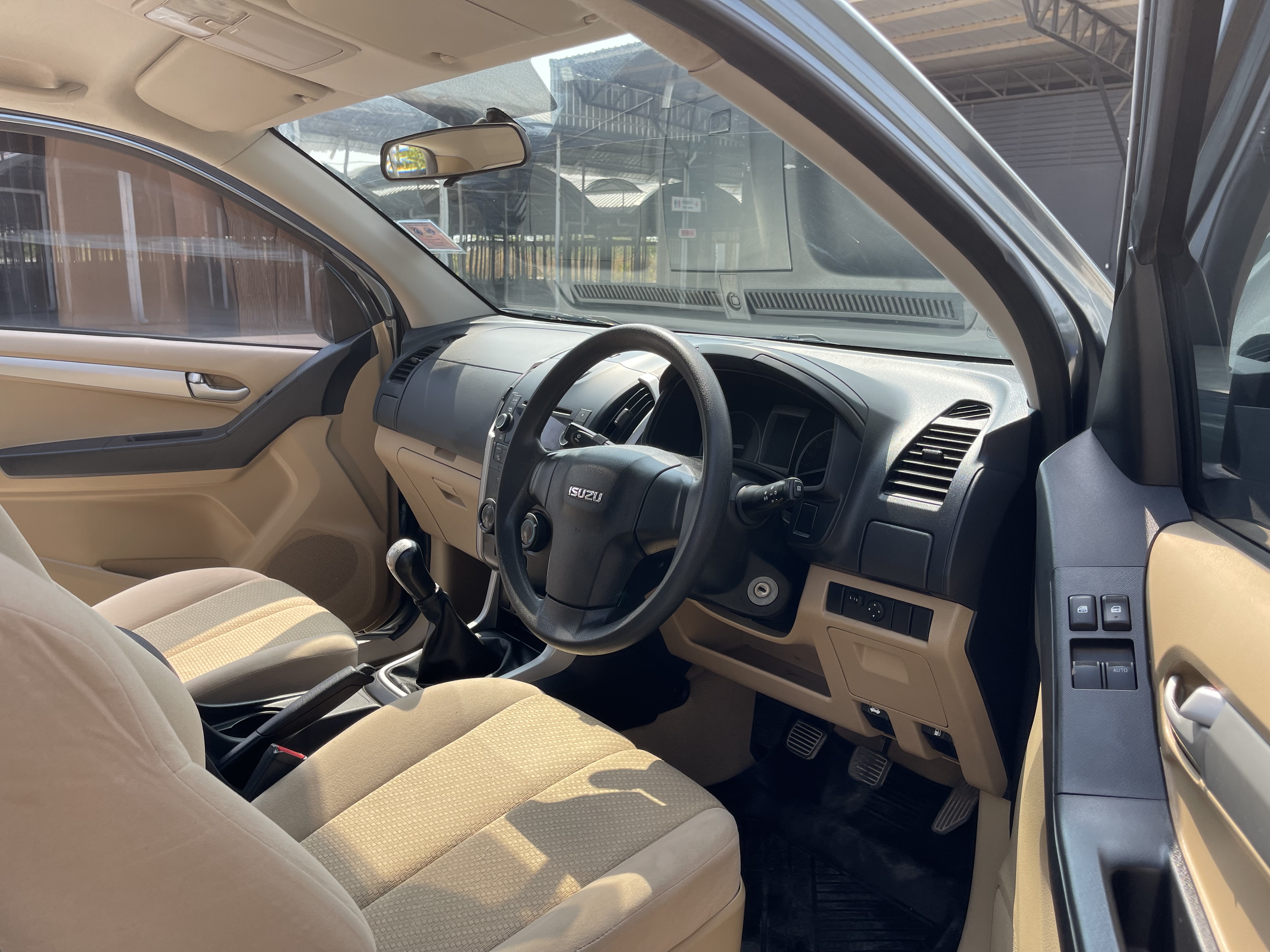 Isuzu Dmax All New Cab 2.5 L 2015 เทา