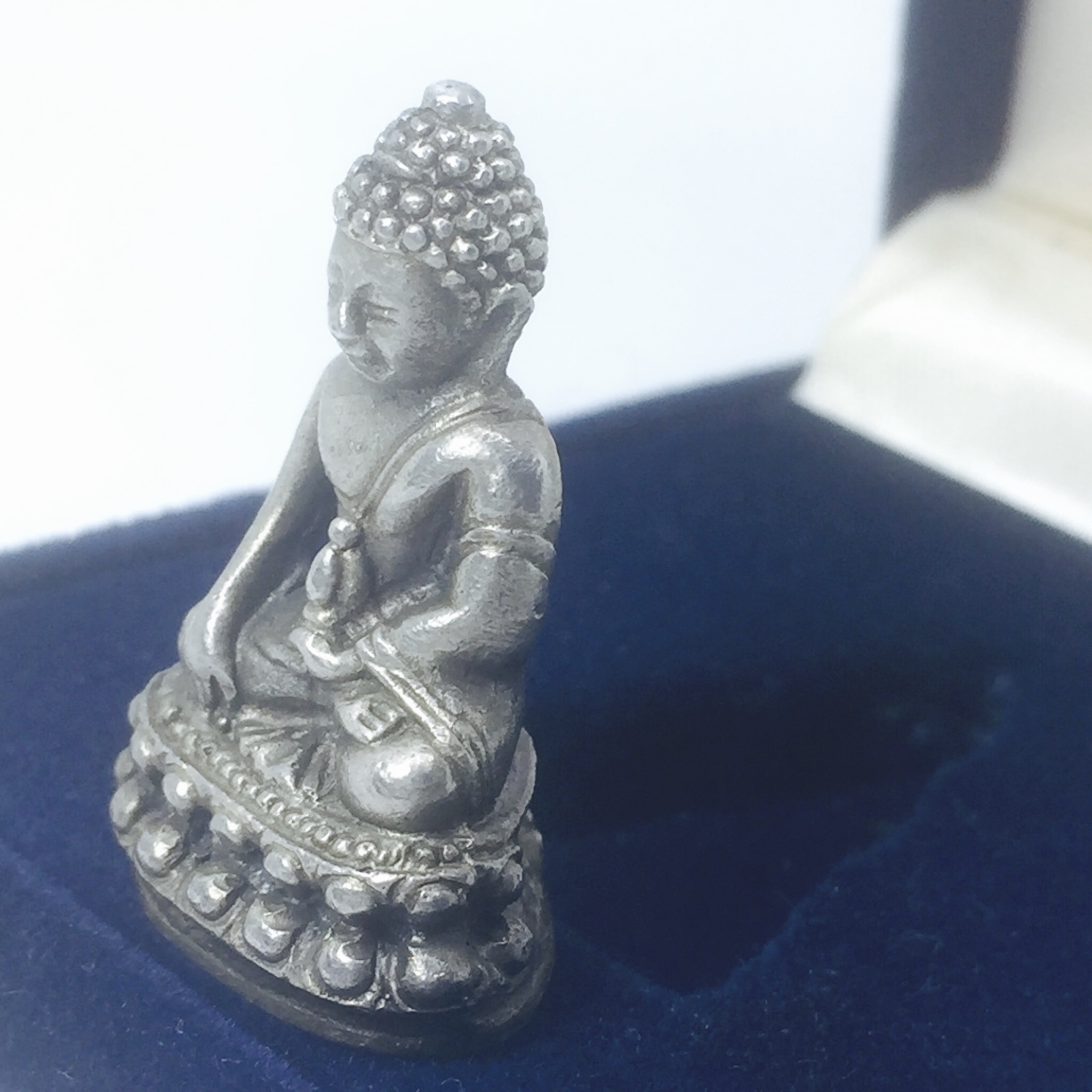 พระกริ่งศาสดา ภปร. วัดบวรนิเวศ ปี2532 เนื้อเงิน