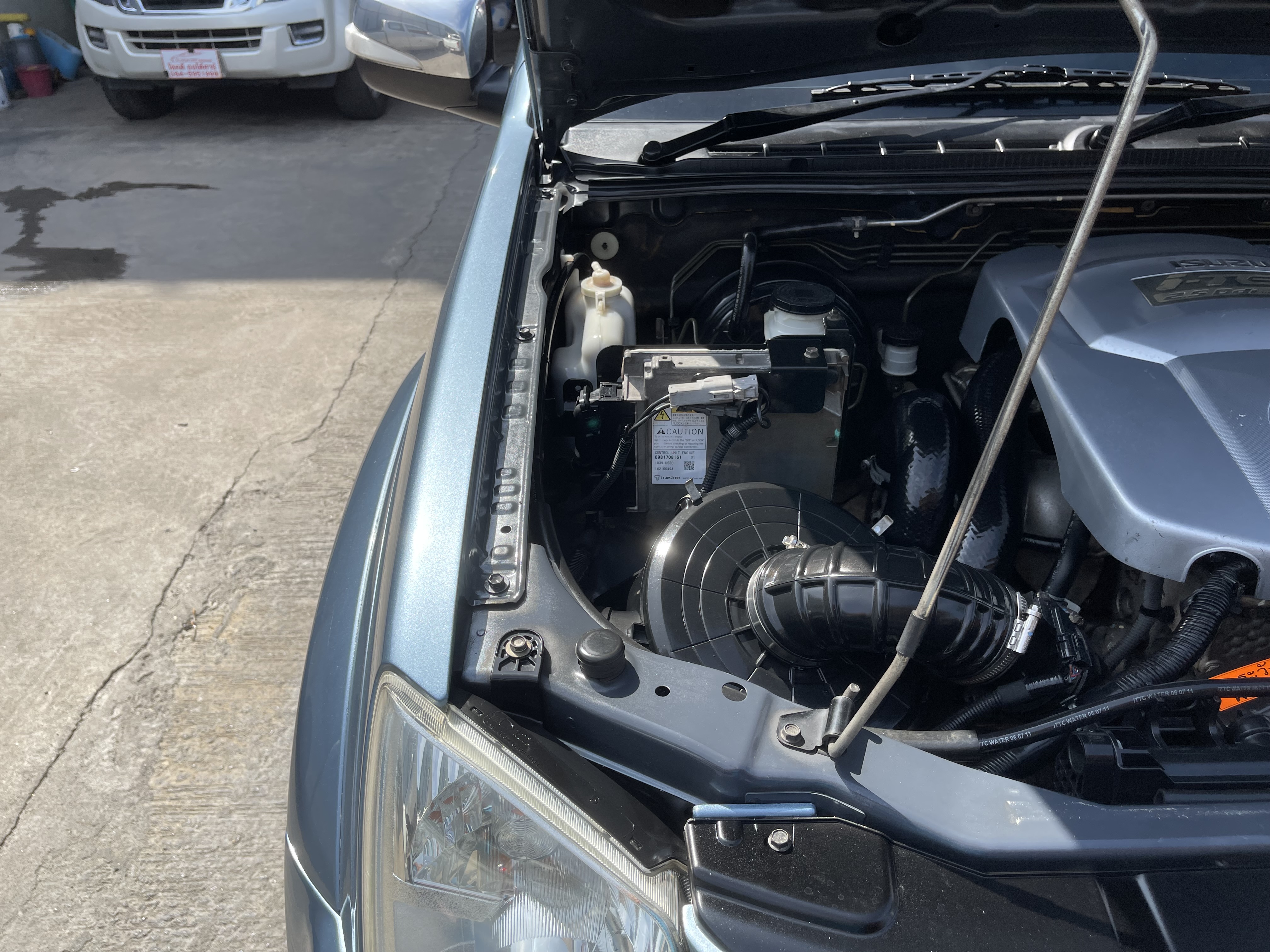 Isuzu Dmax 4ประตู Hilander 2.5 Abs 2011 เทา