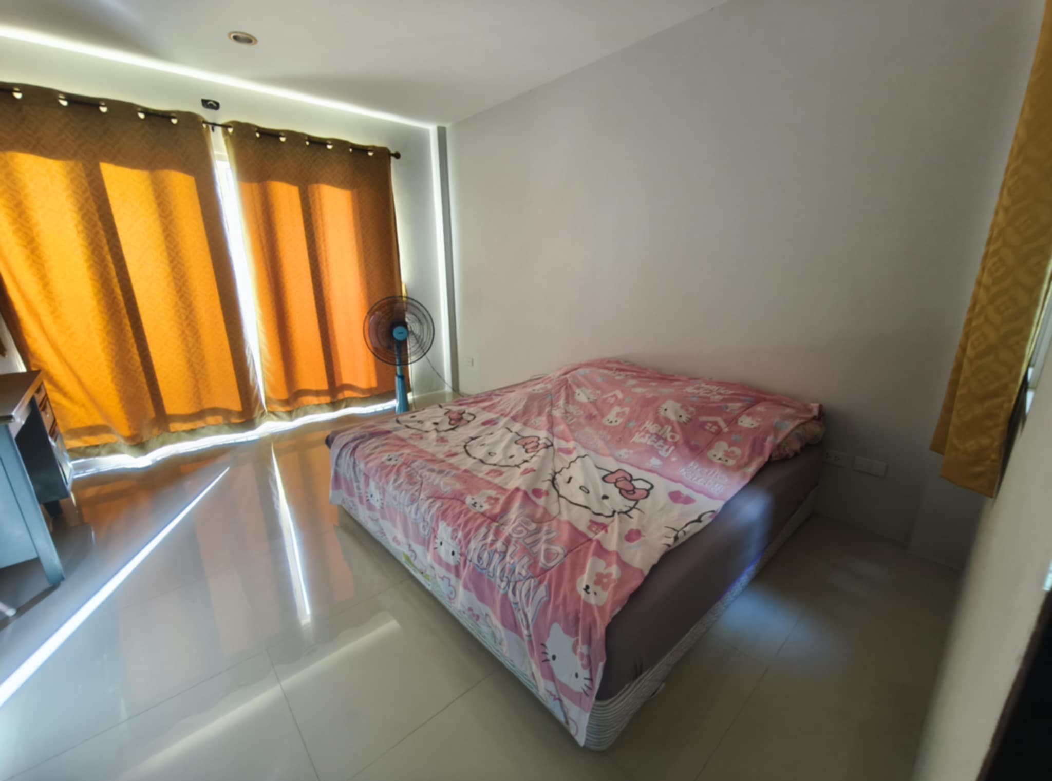 For Sales : Cherngtalay, 3-Story Townhouse, 3 Bedrooms 4 Bathrooms