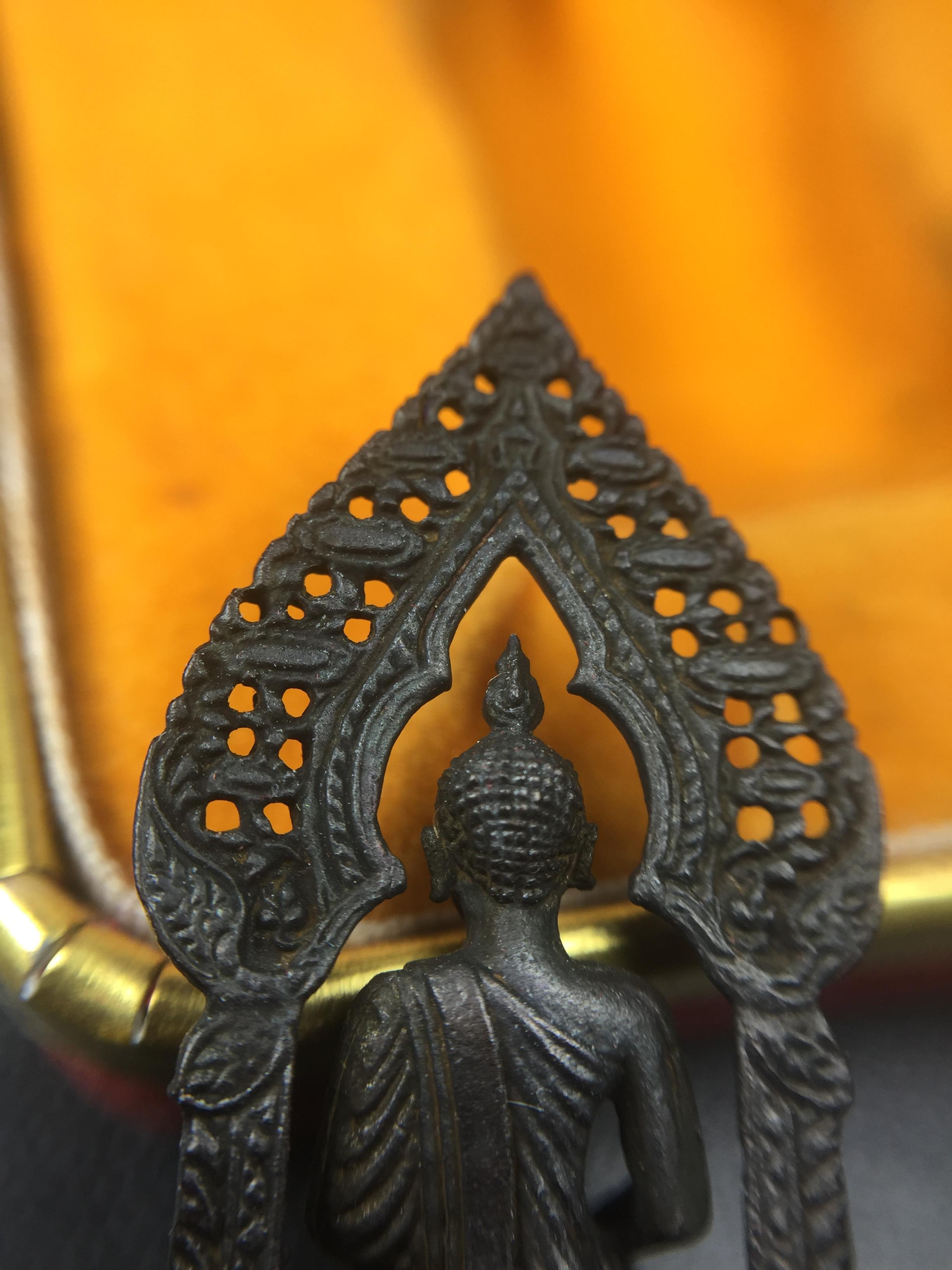 กริ่งพระพุทธนิรันตราย วัดราชประดิษฐสถิตมหาสีมารามราชวรวิหาร สมโภชกรุงรัตนโกสินทร์ 200ปี พ.ศ.2525 เนื้อนวโลหะ (พิธีใหญ่ เกจิคณาจารย์ในยุคล้นหลาม ในหลวง ร.9 เสด็จร่วมพิธี สมเด็จพระสังฆราชประธานพิธีปลุกเสก)มาพร้อมกล่องบรรจุเดิมครบสมบูรณ์ หายากก(1ใน 1209องค์)