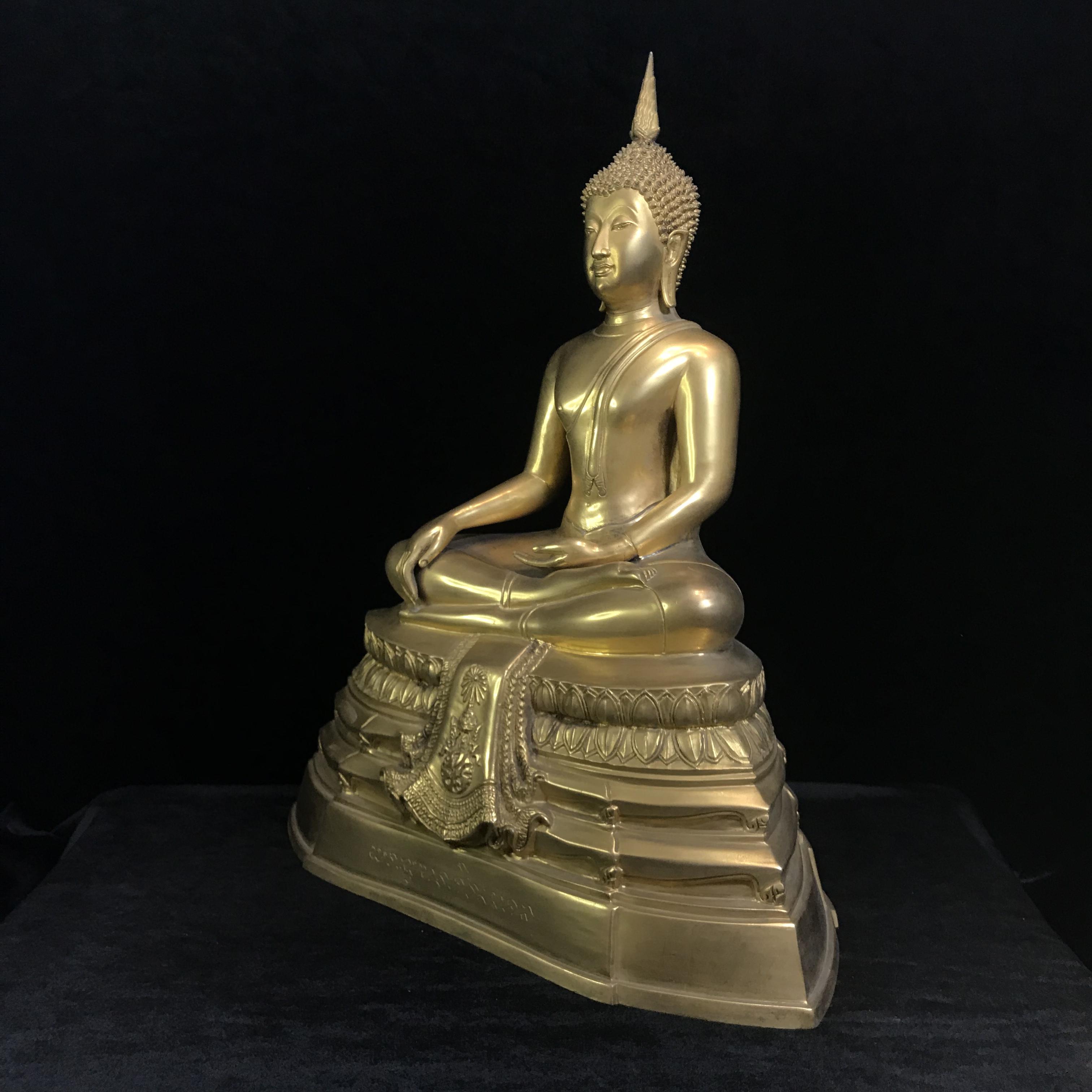 พระบูชาพระพุทธศิรมงคล ภปร. วัตถุมงคลคุ้มเกล้า ปี2524 ของมูลนิธิคุ้มเกล้า โรงพยาบาลภูมิพลจัดสร้าง ขนาดหน้าตัก 9 นิ้ว(ในหลวงทรงจุดไฟพระฤกษ์และเททอง)(พบเจอและหายากมาก)