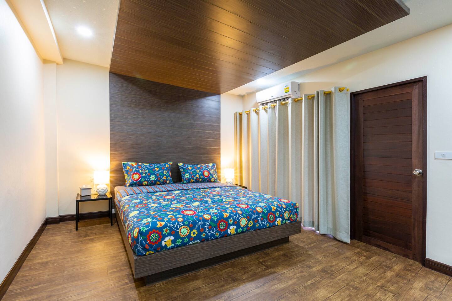 For Rent : Patong Town House 3 Story Sea View 3 bedrooms, 4.5 bathrooms.