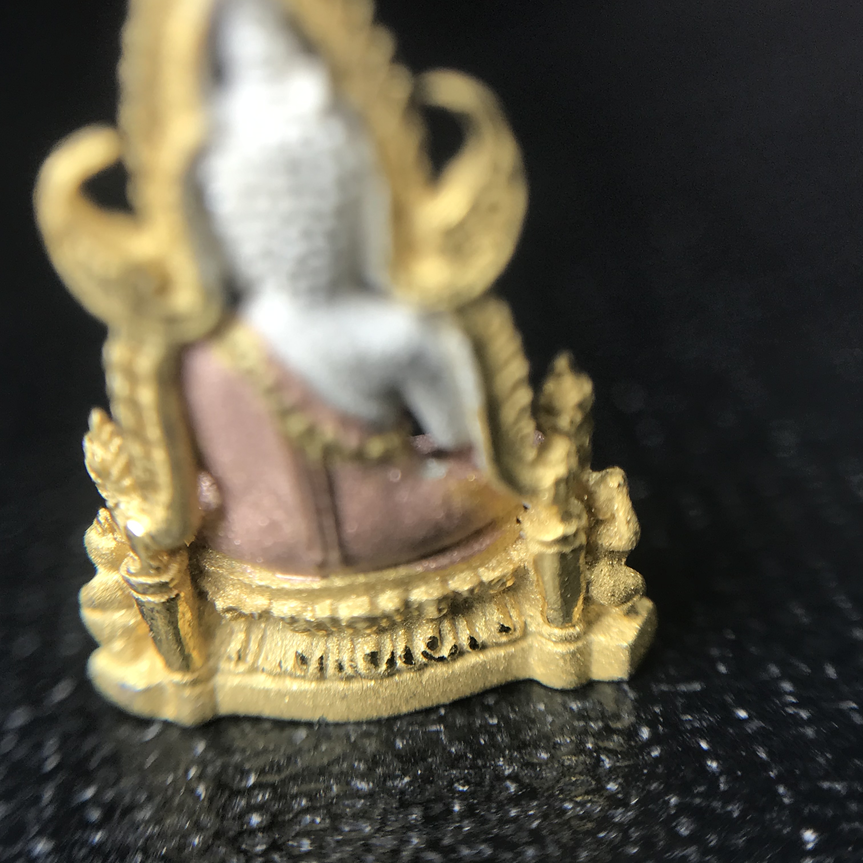 พระพุทธชินราช ภปร. โครงการ "เพราะแผ่นดินนี้ คือ แผ่นดินเกิด" ปี2548(รุ่นแรก) ลอยองค์ หน้าตัก 1/4 นิ้ว เนื้อเงินสามกษัตริย์(สภาพคัดสวย กล่องบรรจุเดิมครบ)