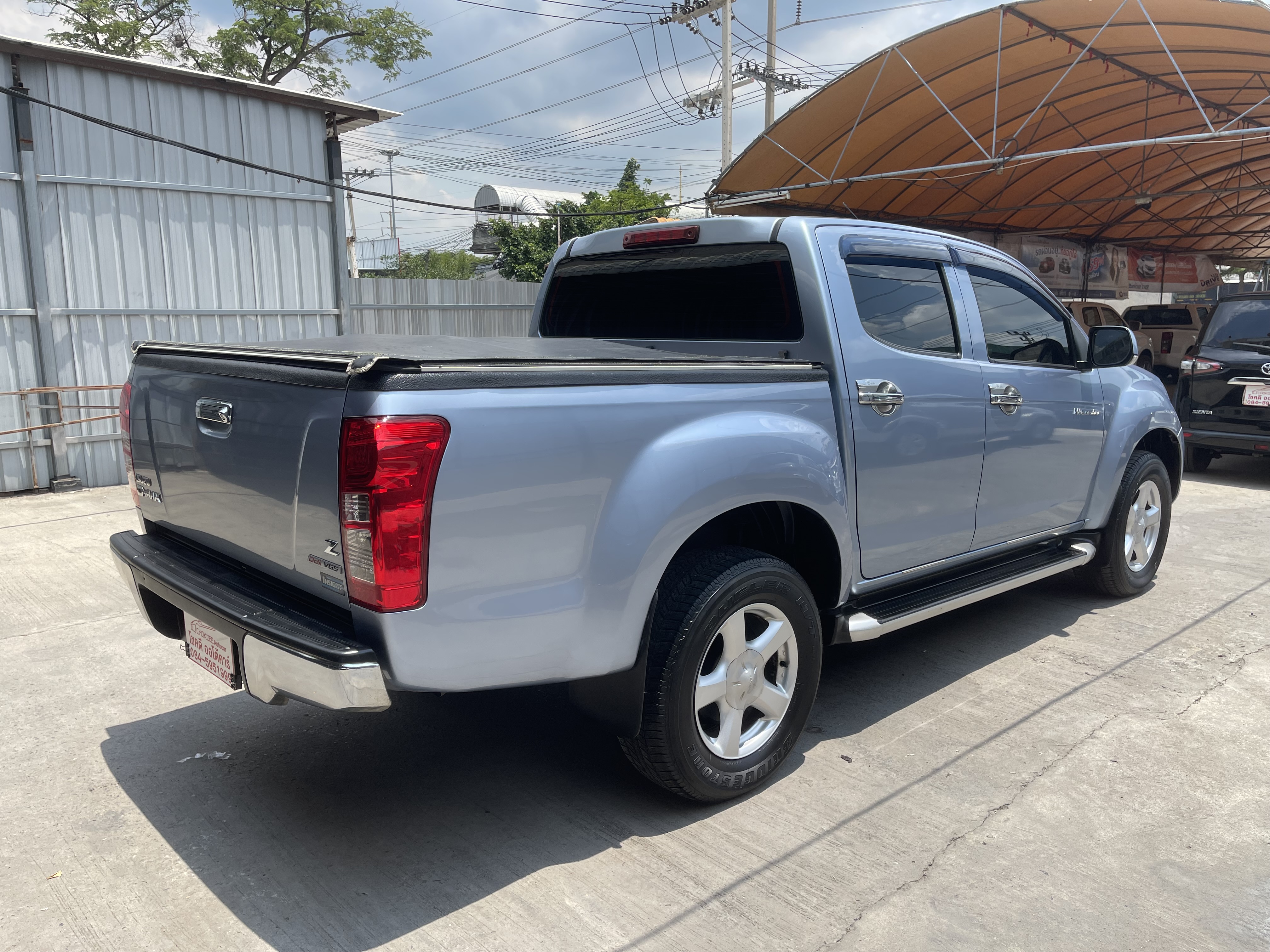 Isuzu Dmax All New 4ประตู Hilander 2.5 Vgs Z Dvd 2015 ฟ้า