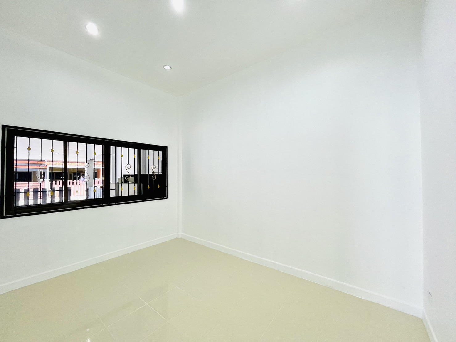 For Sales : Kohkeaw, Town Home @Chaofa Garden Home, 3 Bedrooms 2 Bathrooms