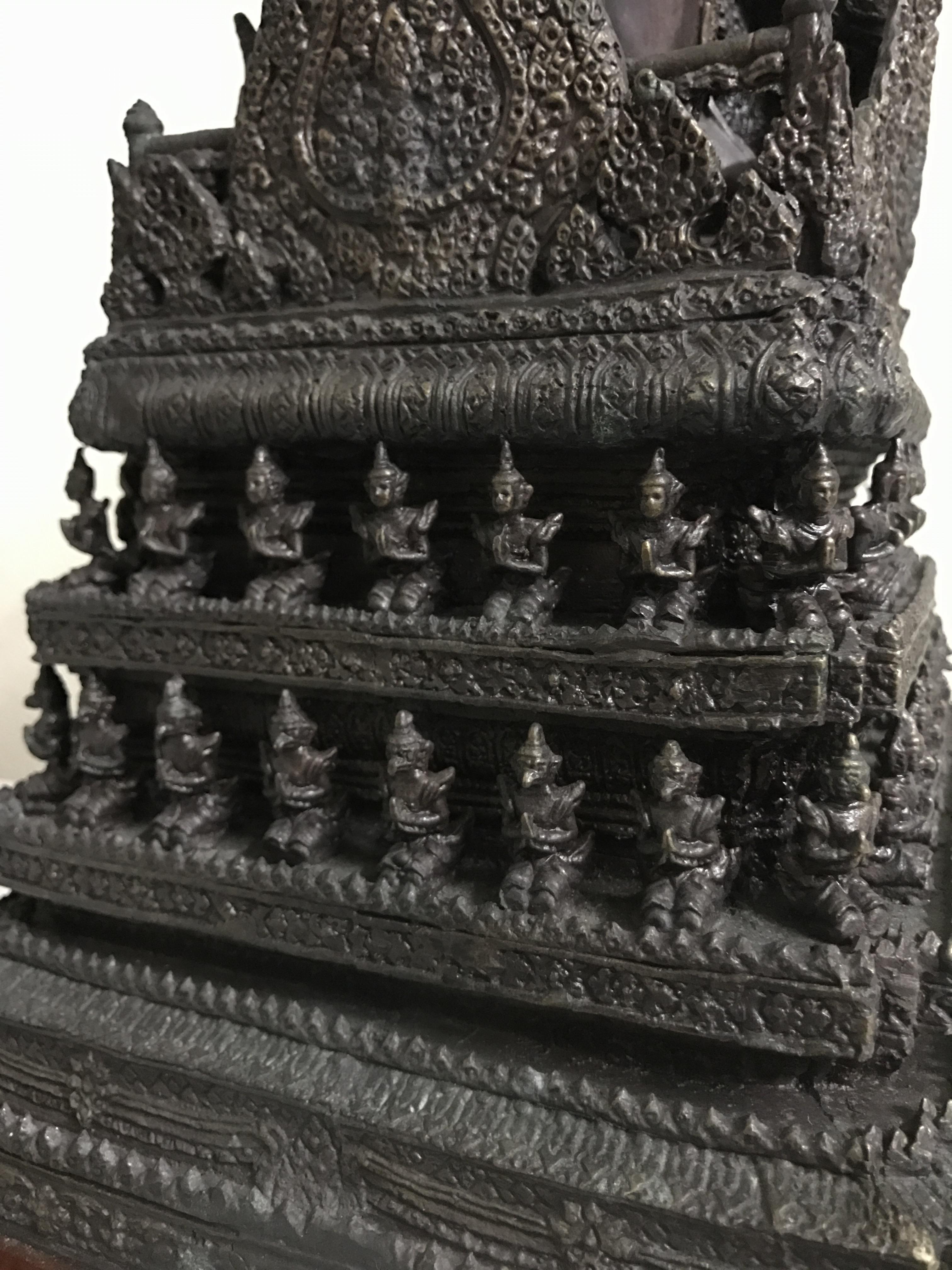 พระบรมรูปพระบาทสมเด็จพระเจ้าอยู่หัวรัชกาลที่9(นั่งบัลลังก์) กระทรวงมหาดไทยจัดสร้าง ปี2539