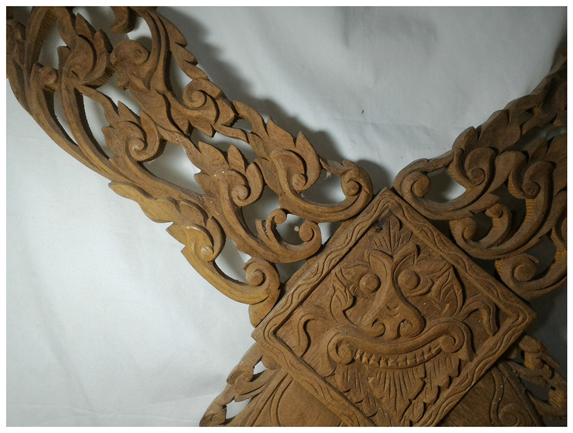 ไม้แกะสลัก กาแล 93cmxสูง63cm งานเก่า