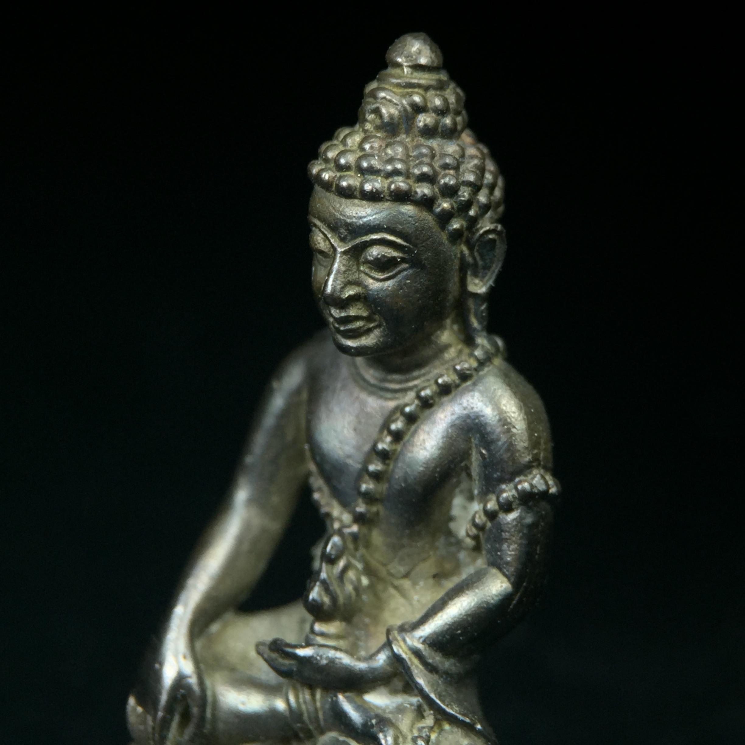 พระกริ่งศิรากาศ ภปร.(พระกริ่งคุ้มเกล้า)วัตถุมงคล"คุ้มเกล้าฯ" มูลนิธิ “คุ้มเกล้า” ในพระบรมราชูปถัมภ์ จัดสร้าง โรงพยาบาลภูมิพล เนื้อนวโลหะ(พิมพ์หน้าไทย)(ในหลวงรัชกาลที่9เสด็จเททอง)(พิธีใหญ่)(นิยม)