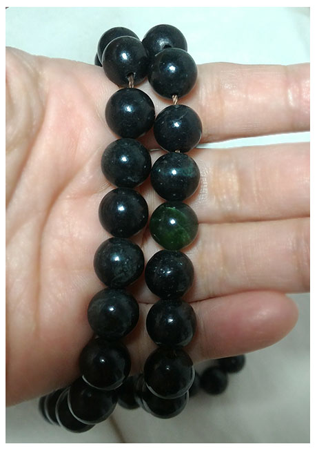 สร้อยประคำหิน(แม่เหล็กดูดติด)10มิล 108เม็ด เส้นละ