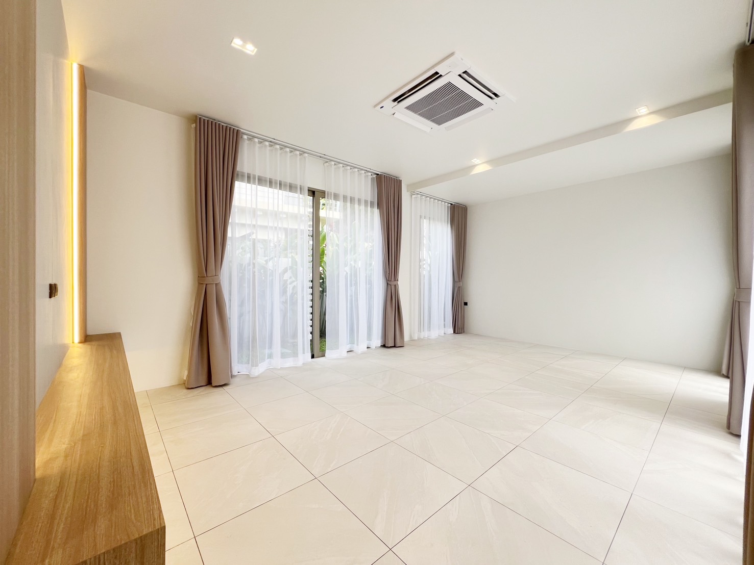 For Sales : Kathu, Loch Palm Villa, 4 Bedrooms 6 Bathrooms