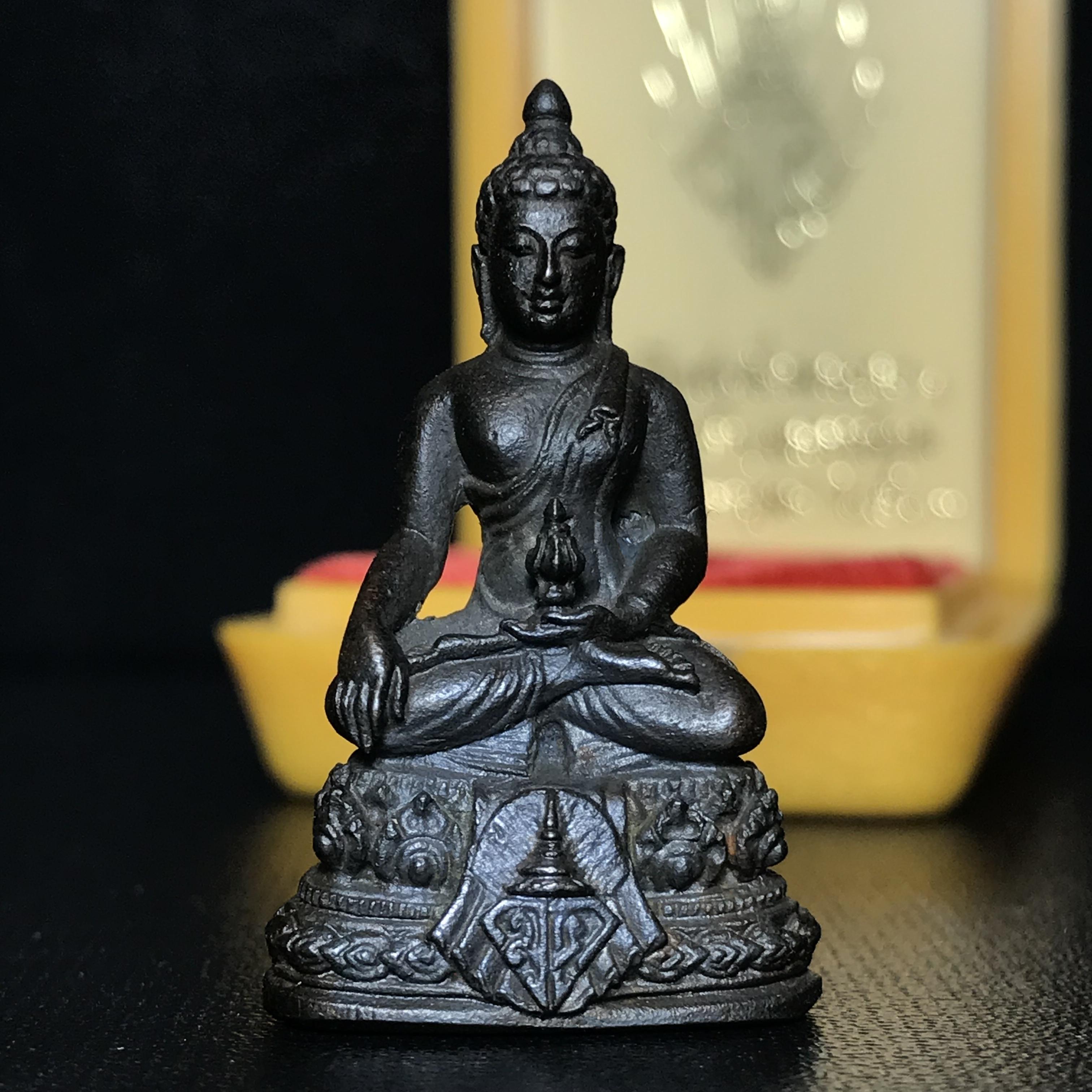 พระกริ่ง มวก(รุ่นแรก)พระราชทาน ปี2523 วัดบวรนิเวศ เนื้อนวโลหะกล่องบรรจุเดิม(หลวงปู่โต๊ะปลุกเสก)