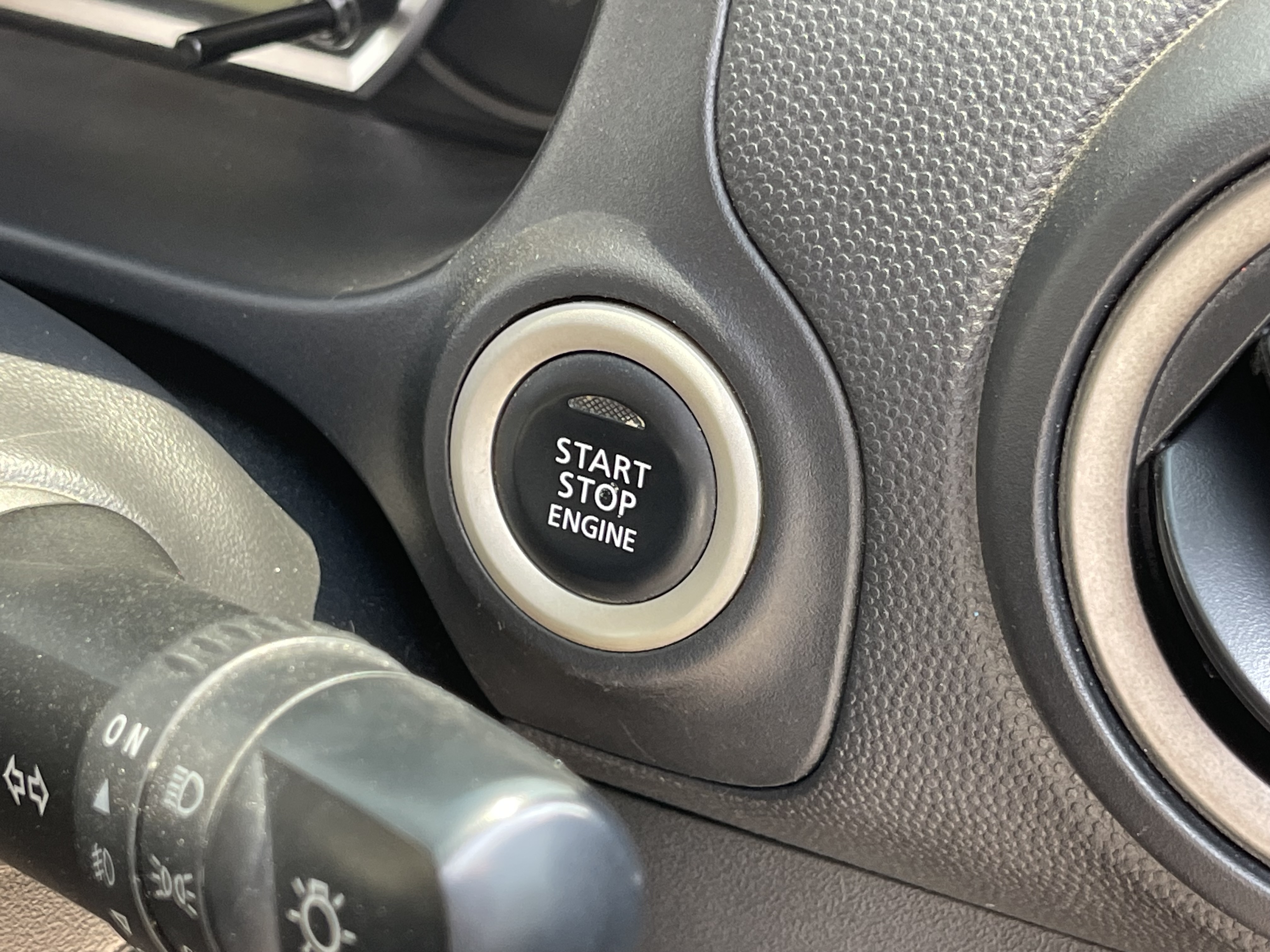 Mitsubishi Mirage 1.2 GLS At 2015 ขาว