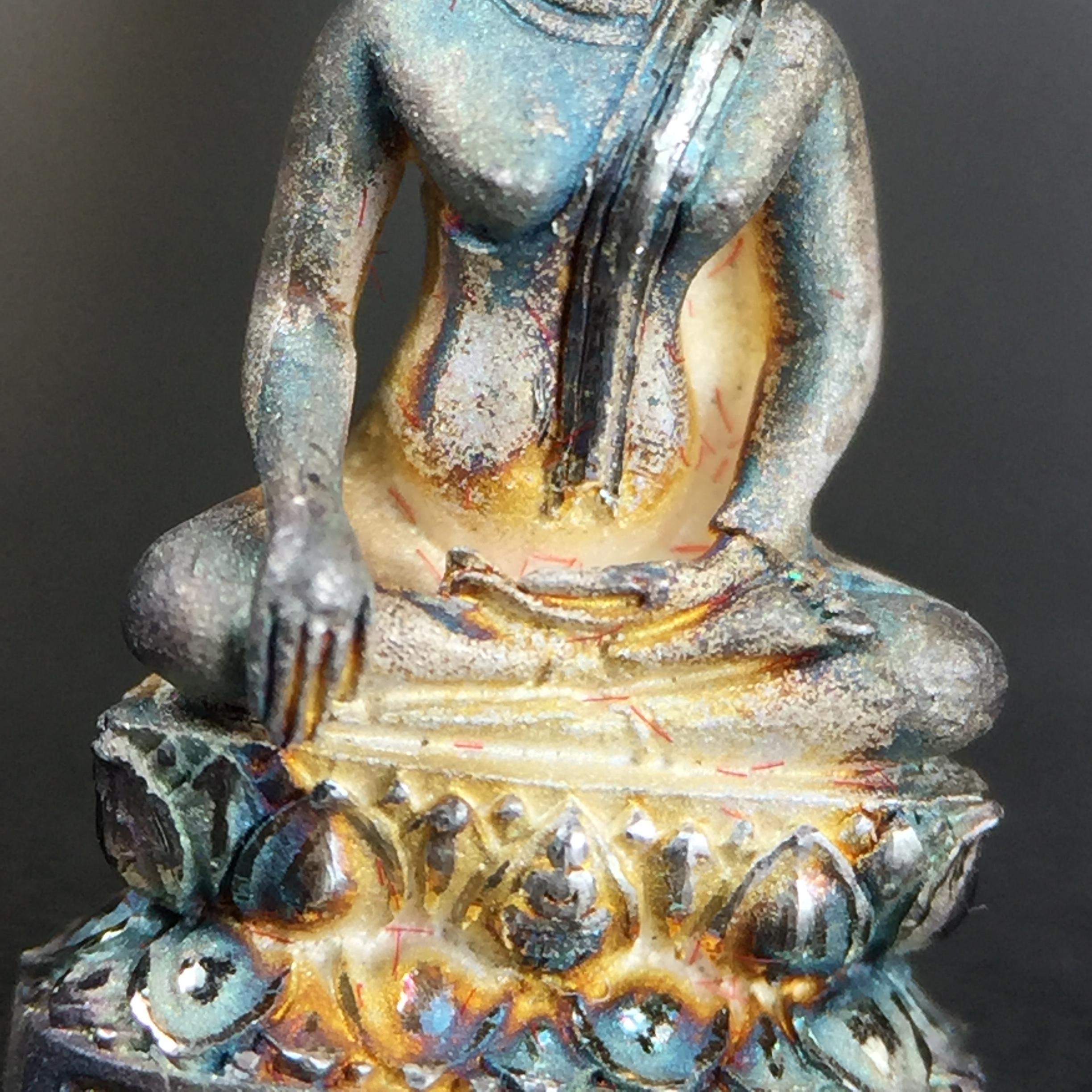 พระกริ่ง+พระชัยวัฒน์พระพุทธนวราชบพิตร ครองสิริราชสมบัติครบ 50 ปี พ.ศ.2540 เนื้อเงินผิวเดิมๆขึ้นสีรุ้งธรรมชาติแบบนิยม(หายาก)(สีสันที่ธรรมชาติสรรค์สร้าง)พร้อมกล่องบรรจุเดิมครบ(1ชุด 2 องค์)1 ใน 9500 ชุด