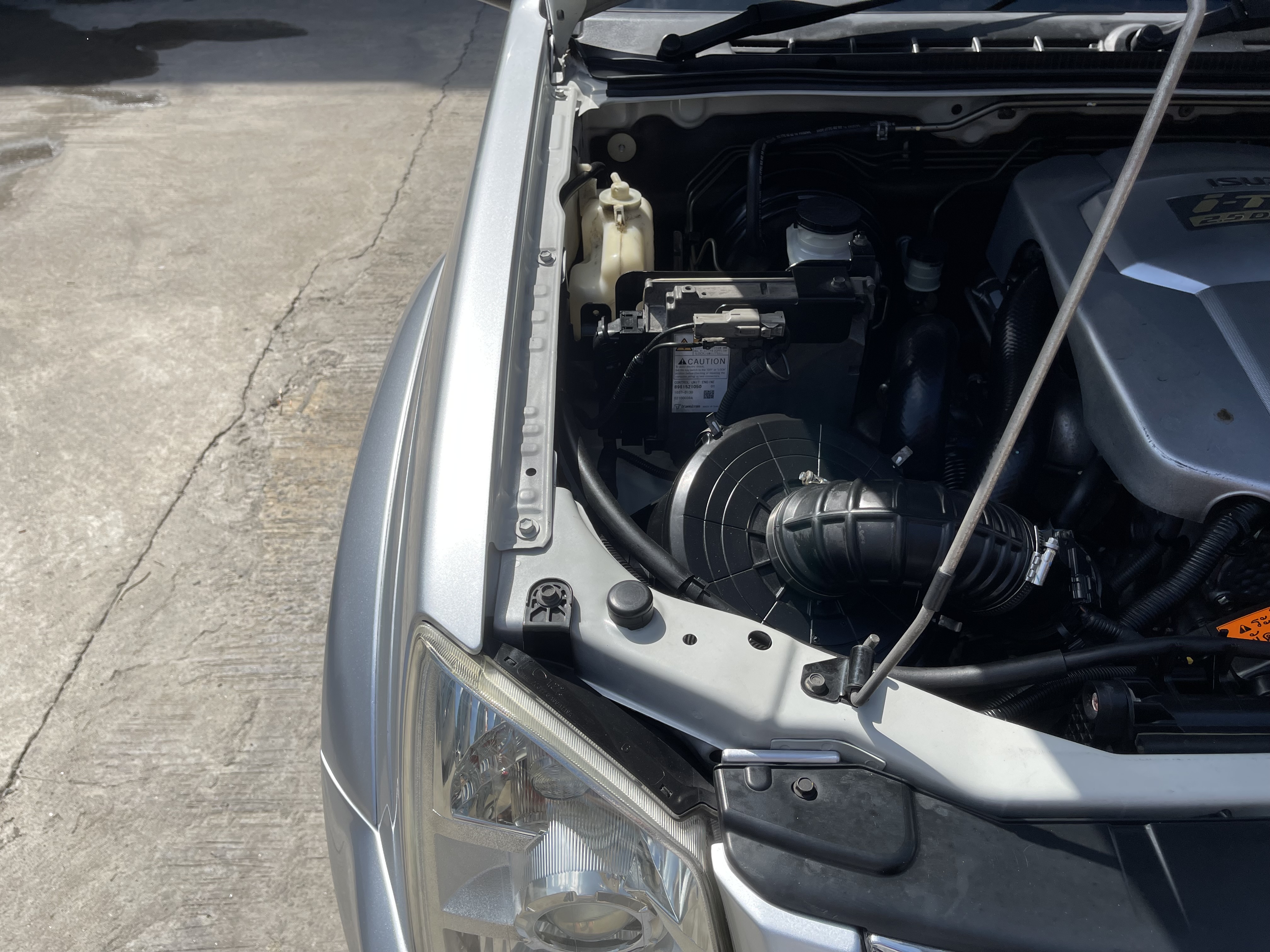 Isuzu Dmax 4ประตู Hilander 2.5 Abs 2010 เงิน