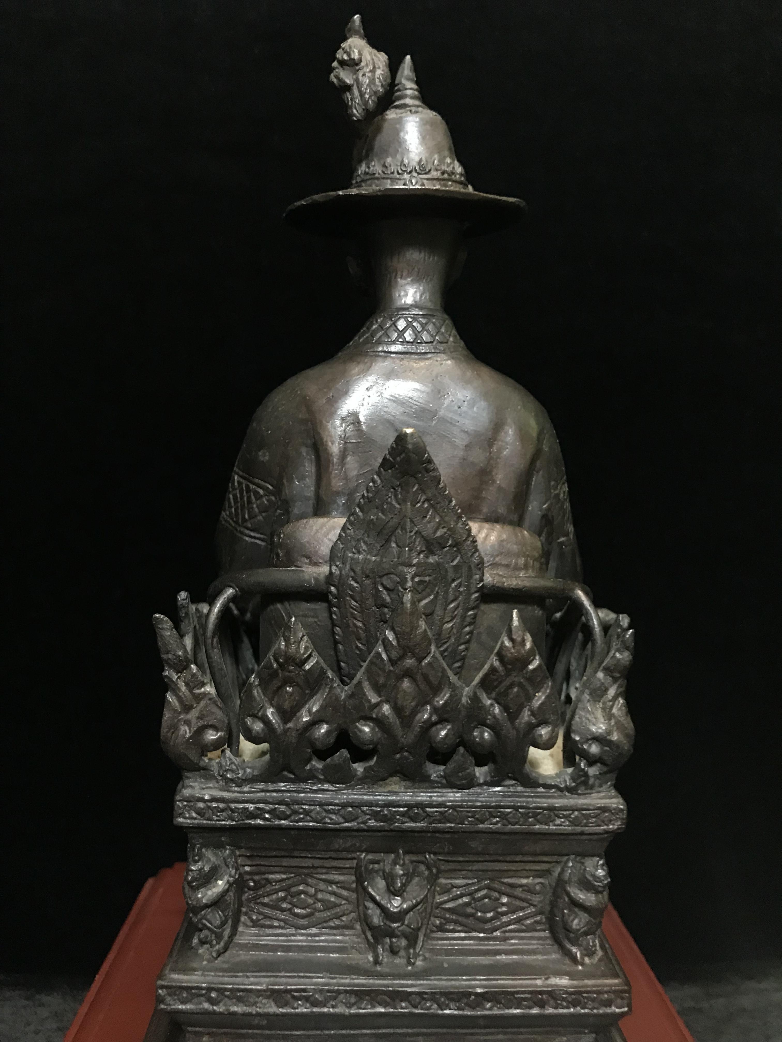 พระบรมรูปหล่อพระบาทสมเด็จพระพุทธยอดฟ้าจุฬาโลกมหาราช (ร.1) ทรงนั่งบัลลังก์ จัดสร้างโดยรัฐสภาผู้แทนราษฎร เนื้อโลหะสัมฤทธิ์ ปี 2539(หายาก)