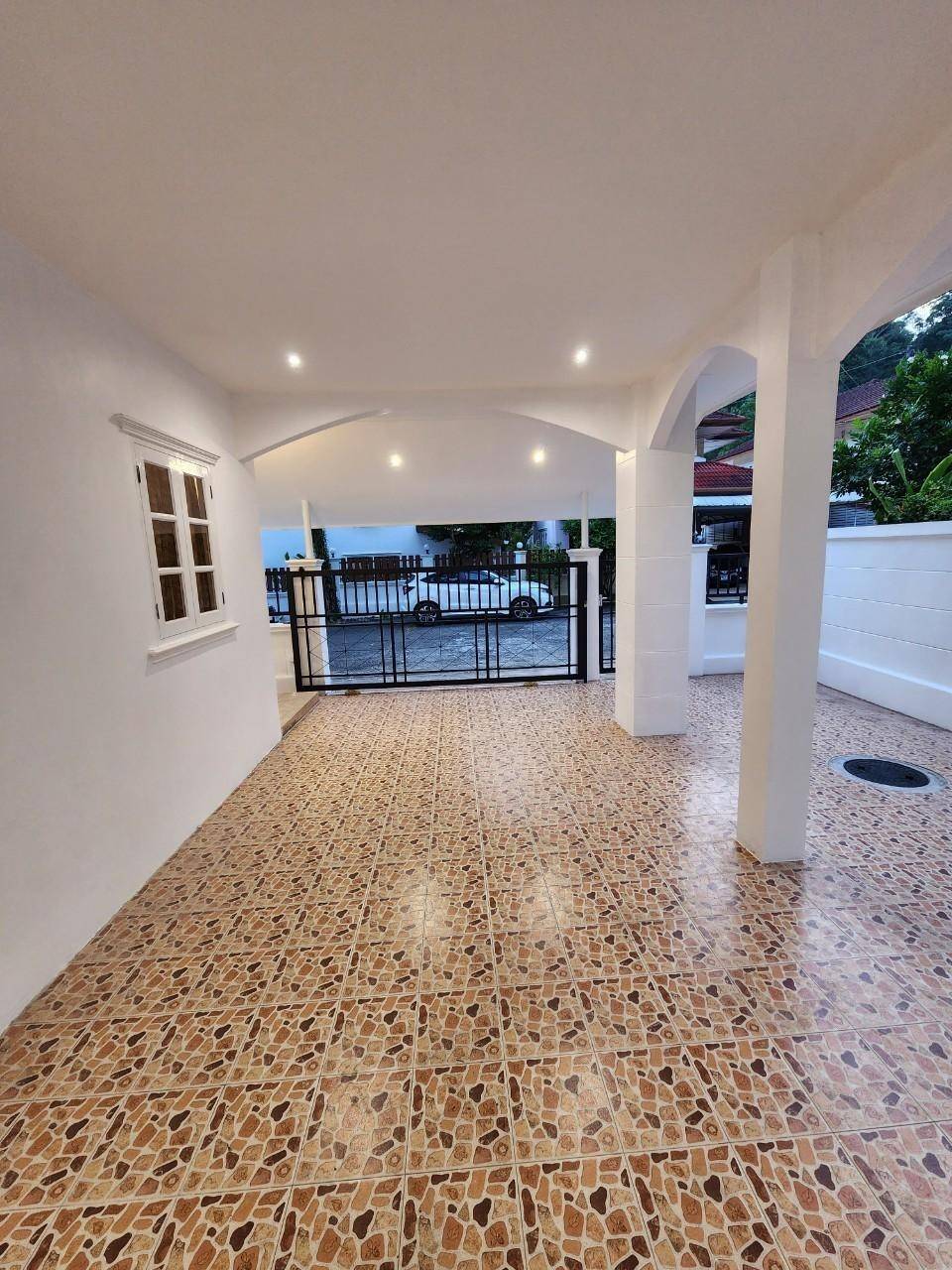 For Rent : Ratsada, 2-story detached house, 3 bedrooms 4 bathrooms