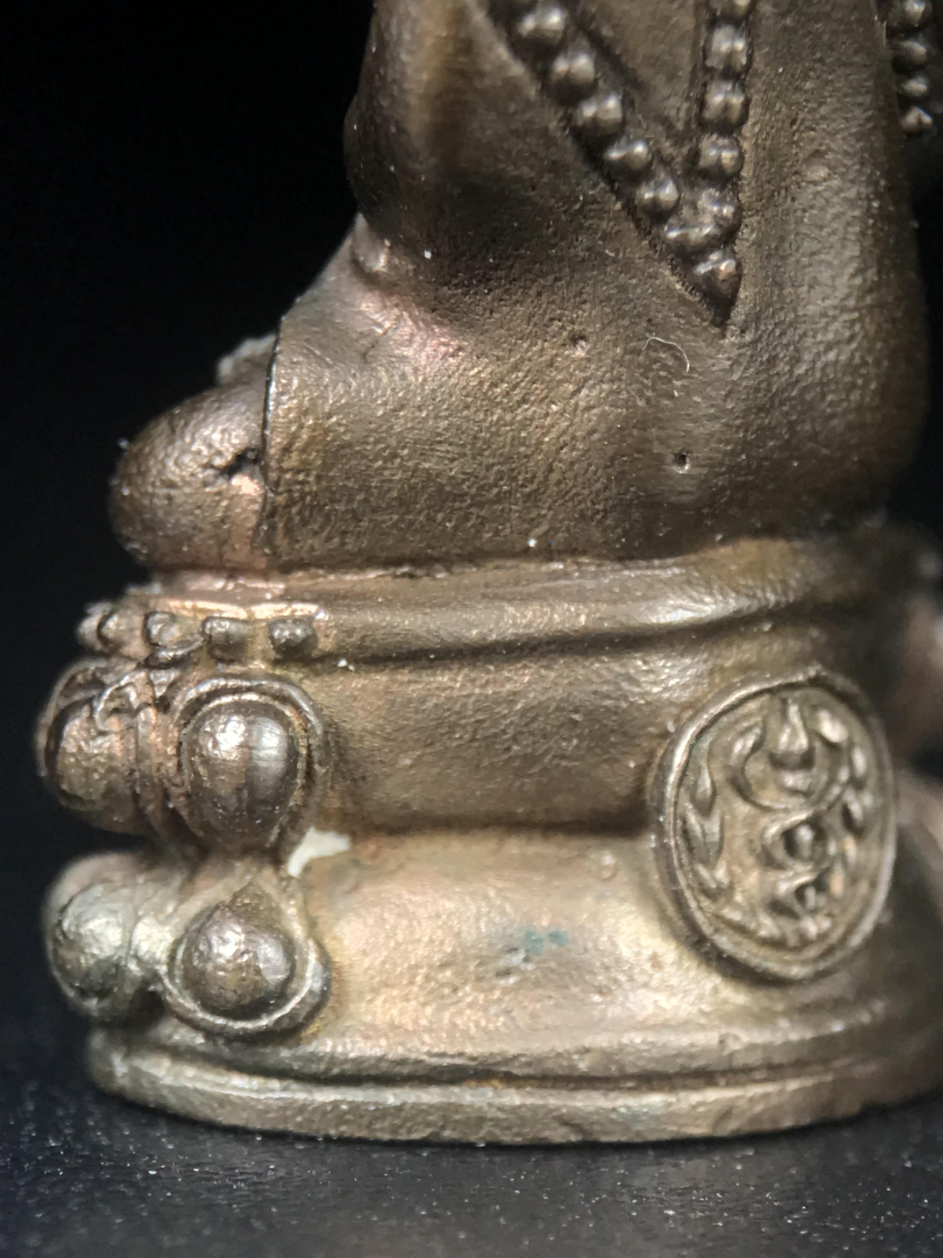 พระกริ่งศิรากาศ ภปร.(พระกริ่งคุ้มเกล้า)วัตถุมงคล"คุ้มเกล้าฯ" มูลนิธิ “คุ้มเกล้า” ในพระบรมราชูปถัมภ์ จัดสร้าง โรงพยาบาลภูมิพล เนื้อนวโลหะ(พิมพ์หน้าไทย)(ในหลวงรัชกาลที่9เสด็จเททอง)(พิธีใหญ่)(นิยม)