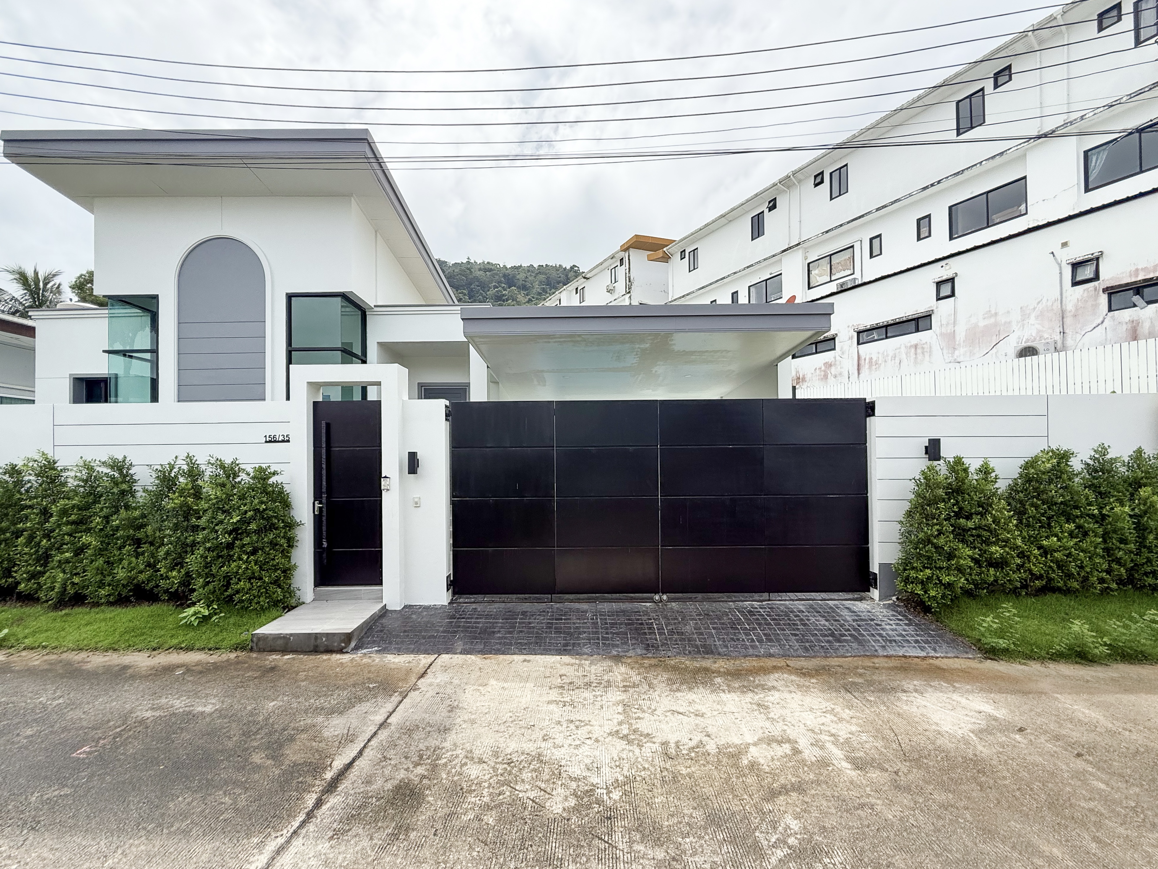 For Sale : Kohkaew, Luxury Pool Villa, 3 Bedrooms 2 Bathrooms