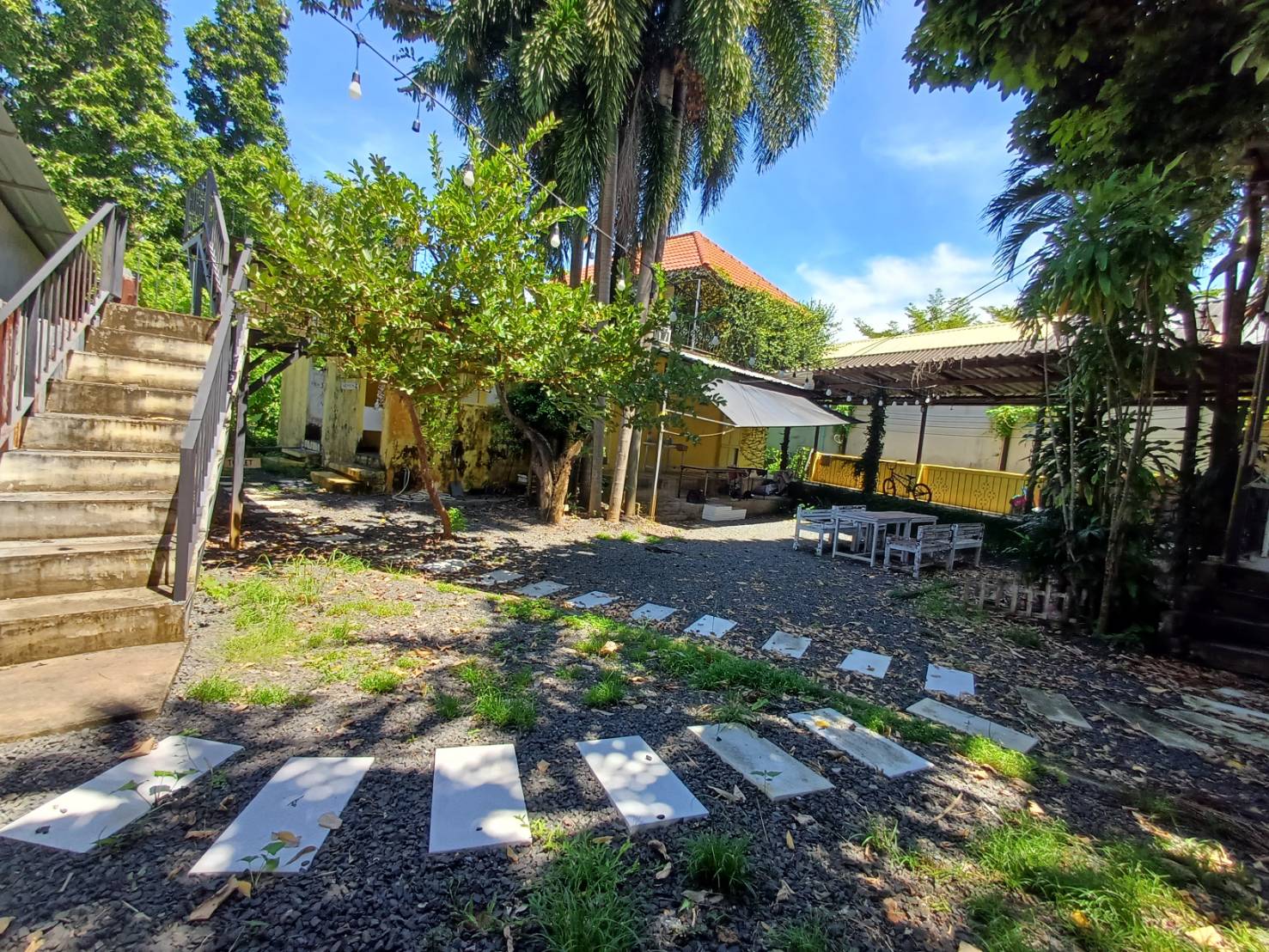 For Rent : Talat Yai, Bar&Restaurant, 2 Rooms 3 Batrooms