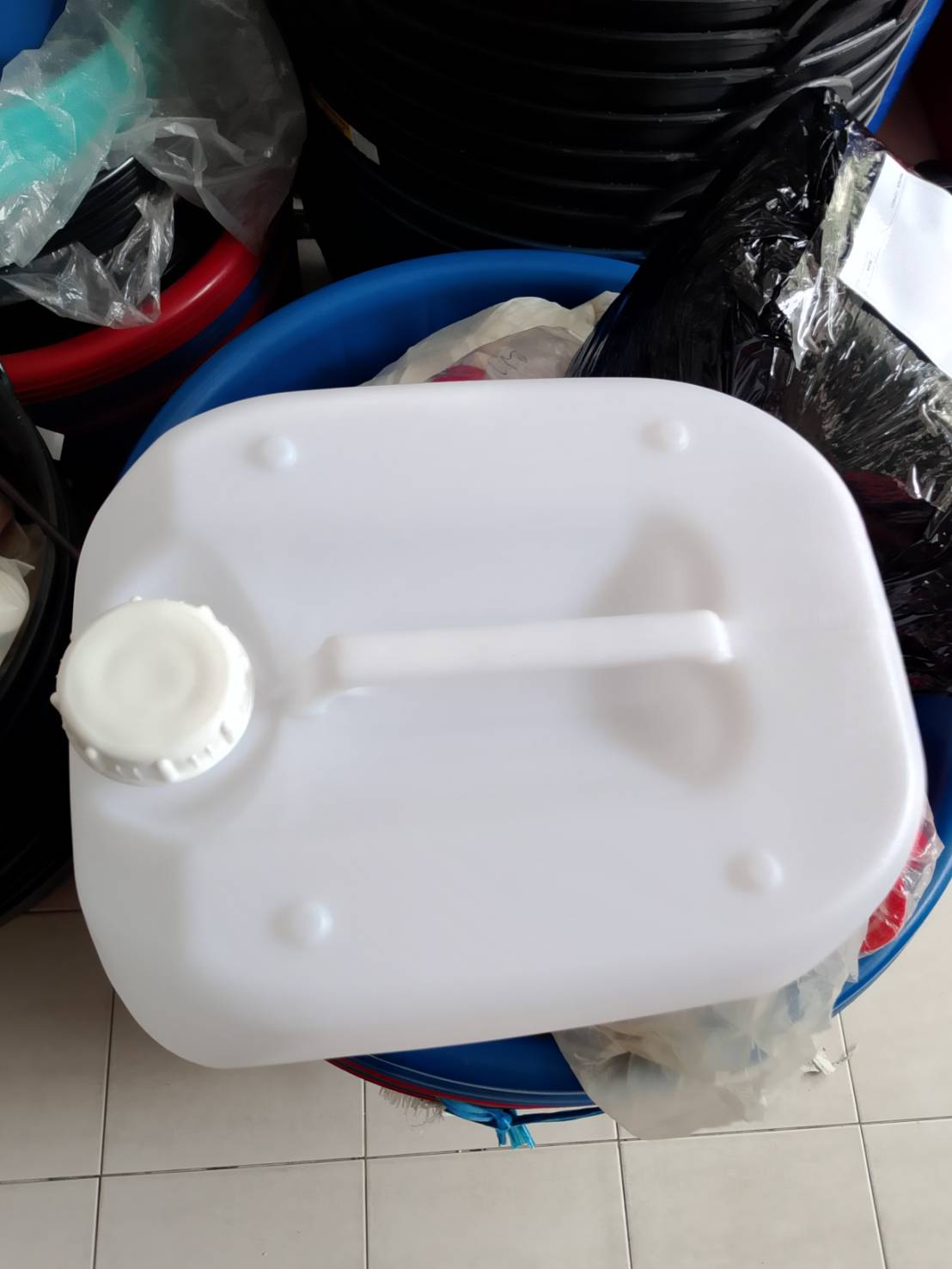 แกลลอน 30 ลิตร 213 สีขาวใส