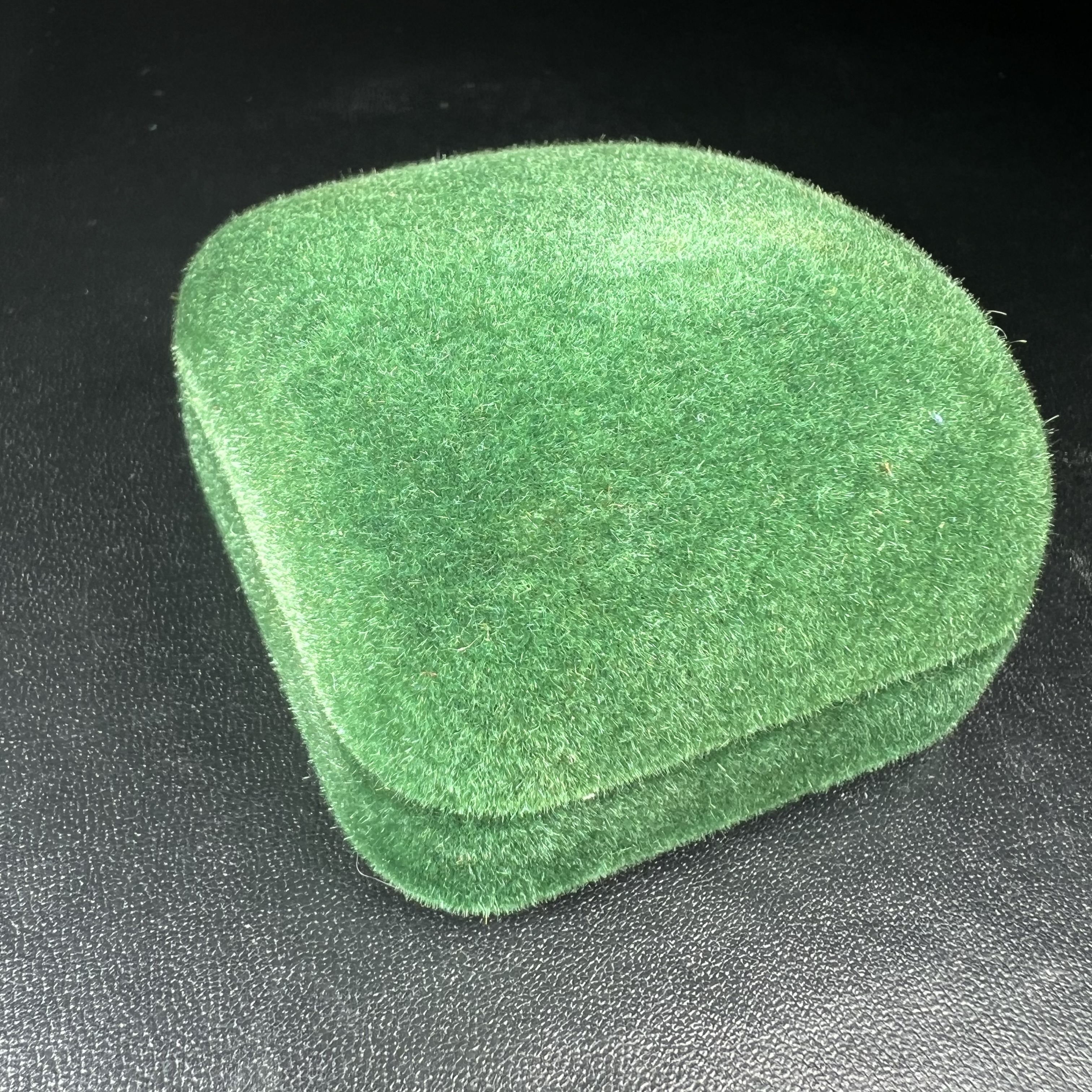 พระกริ่งวาสนา(รุ่นแรก) 80 พรรษา สมเด็จพระสังฆราช (วาสน์) วัดราชบพิธฯ ปี2521 เนื้อนวโลหะ(ตอกโค๊ตพระปิดตา) โดยมีหลวงปู่โต๊ะ วัดประดู่ฉิมพลีร่วมปลุกเสก พร้อมกล่องบรรจุเดิม(รุ่นแรก คอตั้งตรงได้สัดส่วน หายาก)