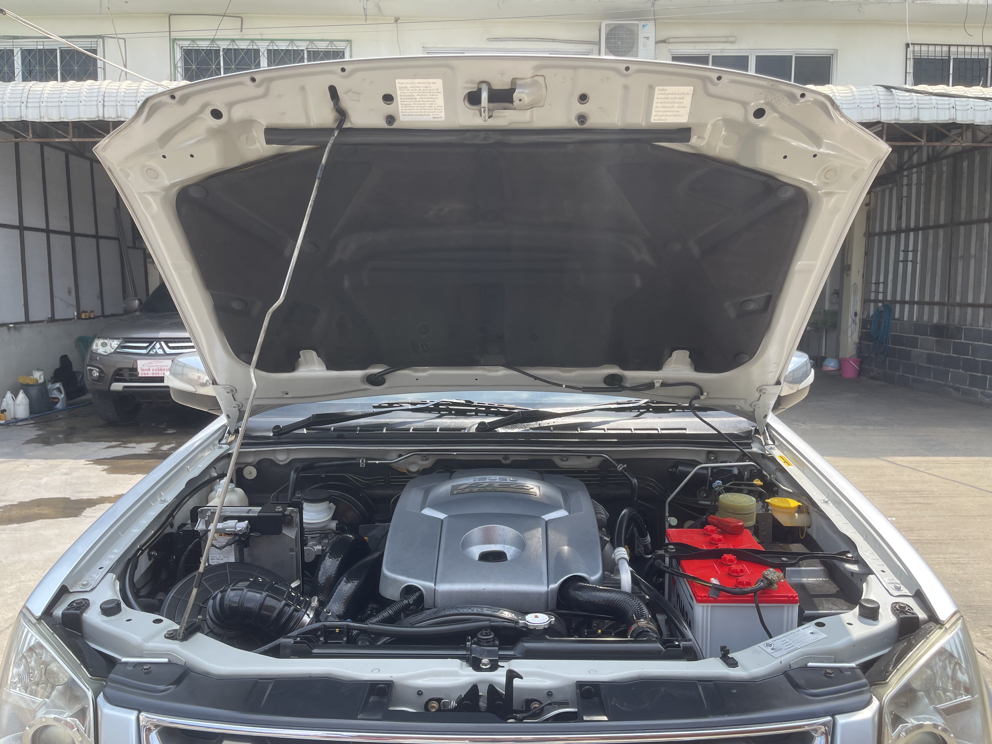 Isuzu Dmax Cab Hilander 2.5 Abs 2011 เงิน