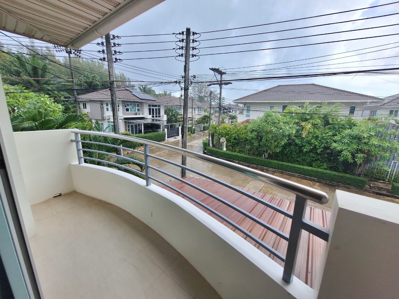 For Rent : Kohkaew, 2-story detached house, 4 Bedrooms 3 Bathrooms
