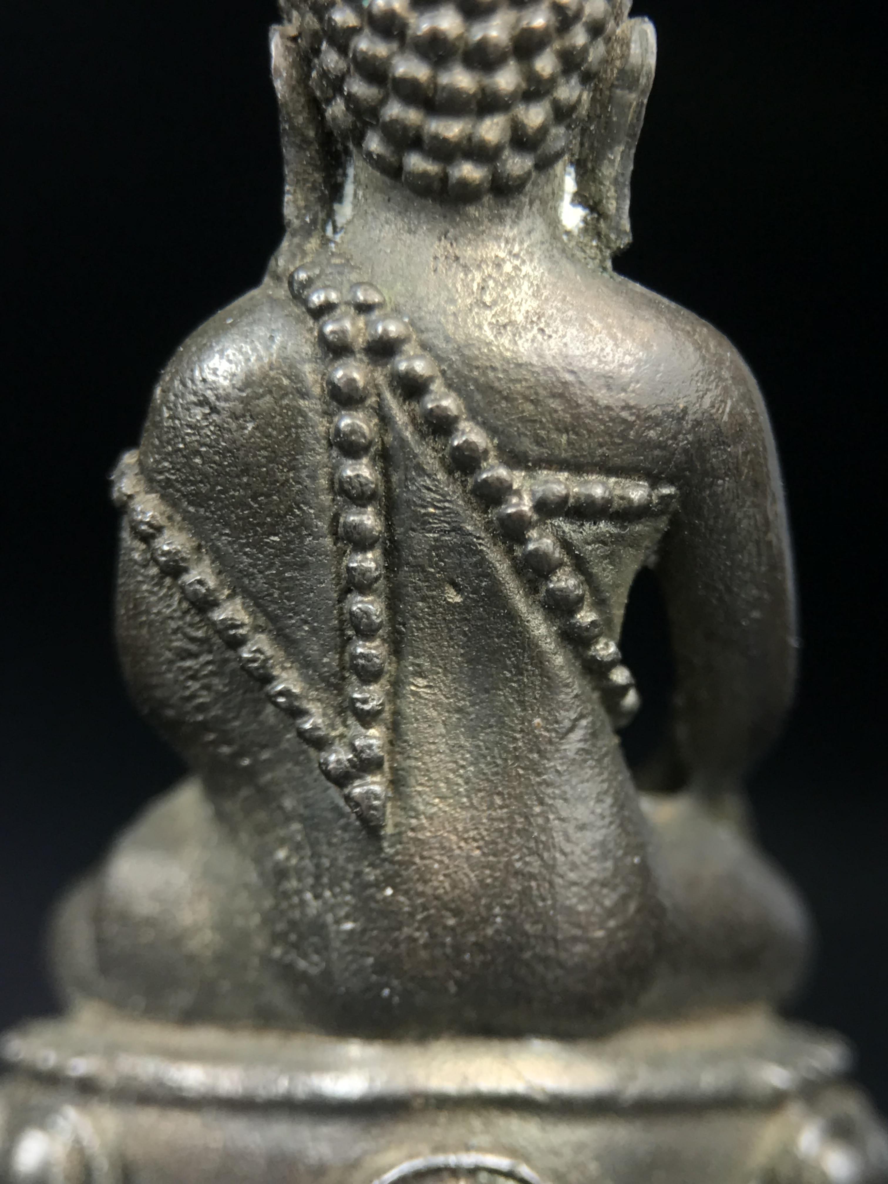 พระกริ่งศิรากาศ ภปร.(พระกริ่งคุ้มเกล้า)วัตถุมงคล"คุ้มเกล้าฯ" มูลนิธิ “คุ้มเกล้า” ในพระบรมราชูปถัมภ์ จัดสร้าง โรงพยาบาลภูมิพล เนื้อนวโลหะ(พิมพ์หน้าไทย)(ในหลวงรัชกาลที่9เสด็จเททอง)(พิธีใหญ่)(นิยม)