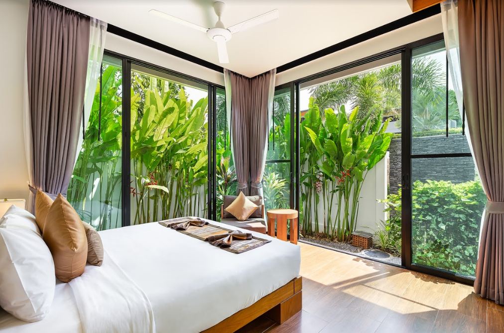 For Rent : Nai Harn, Luxury Modern Pool Villa, 3 Bedrooms 3 Bathrooms, Garden view.