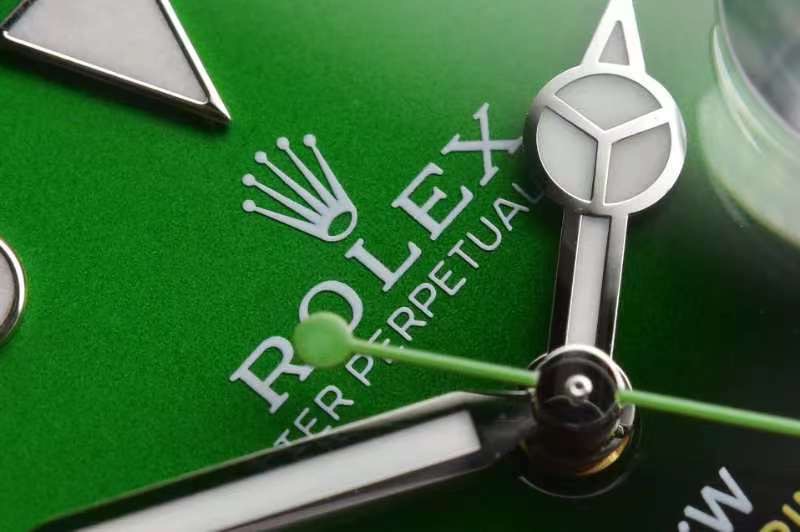 PRE-ORDER ROLEX DiW SUBMARINER PARAKEET (40MM.) กลไกโคลน ROLEX 3235